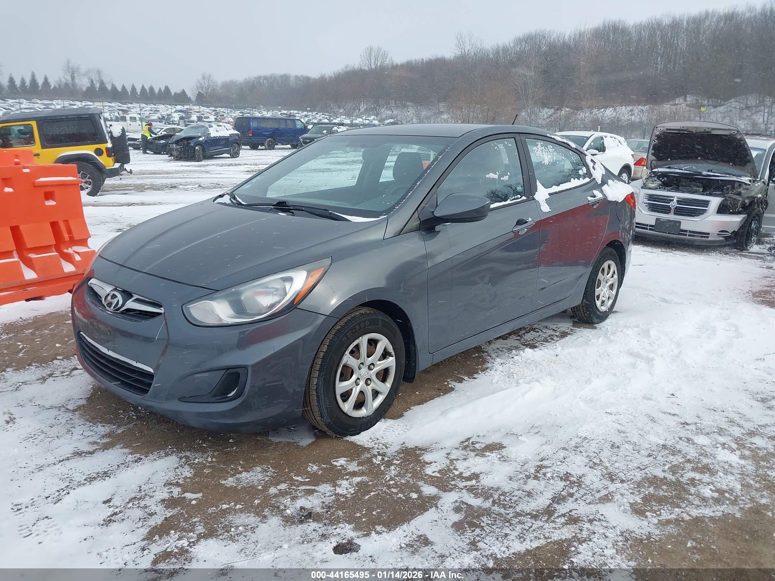 HYUNDAI ACCENT image 2