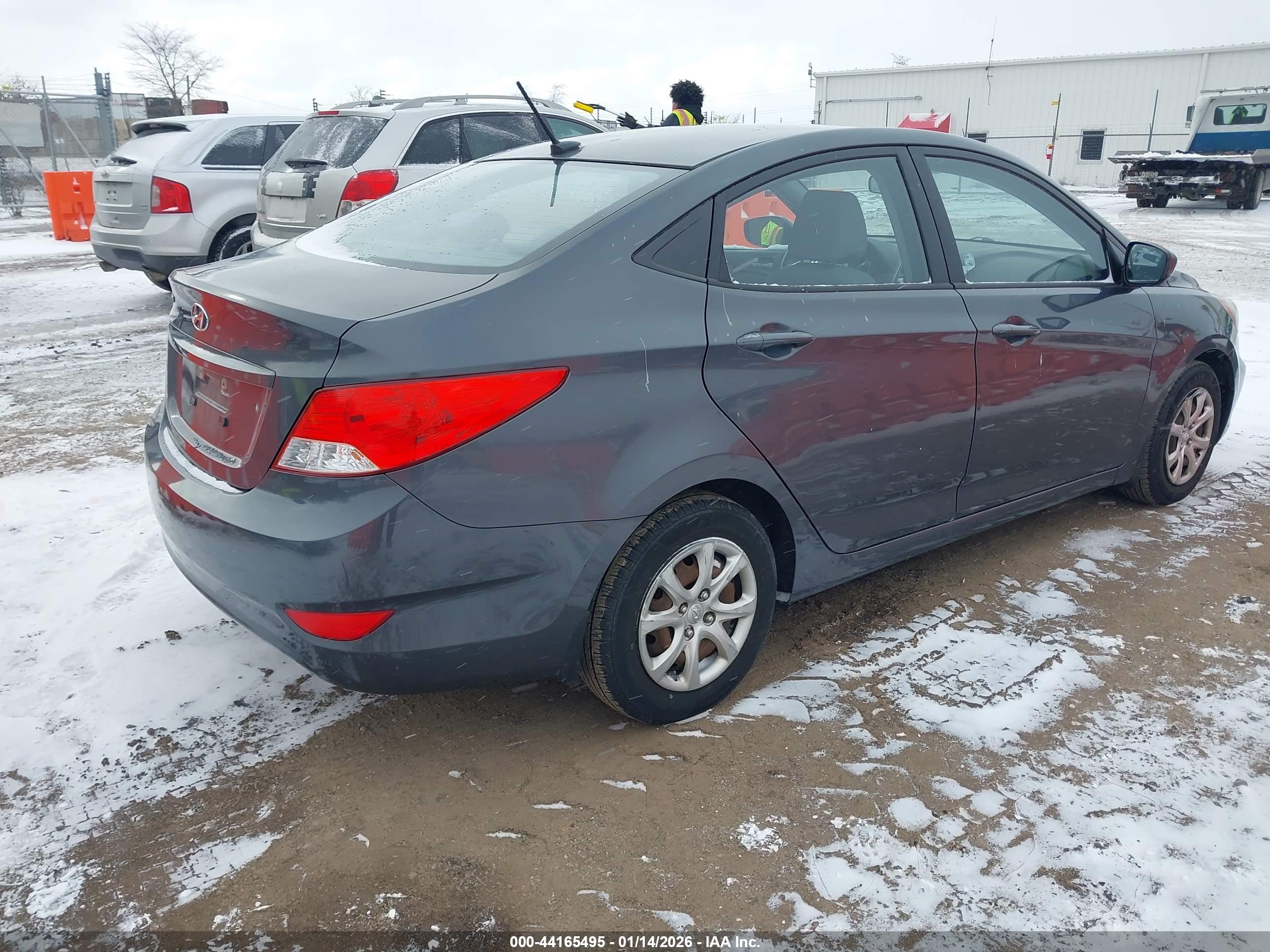 HYUNDAI ACCENT image 4