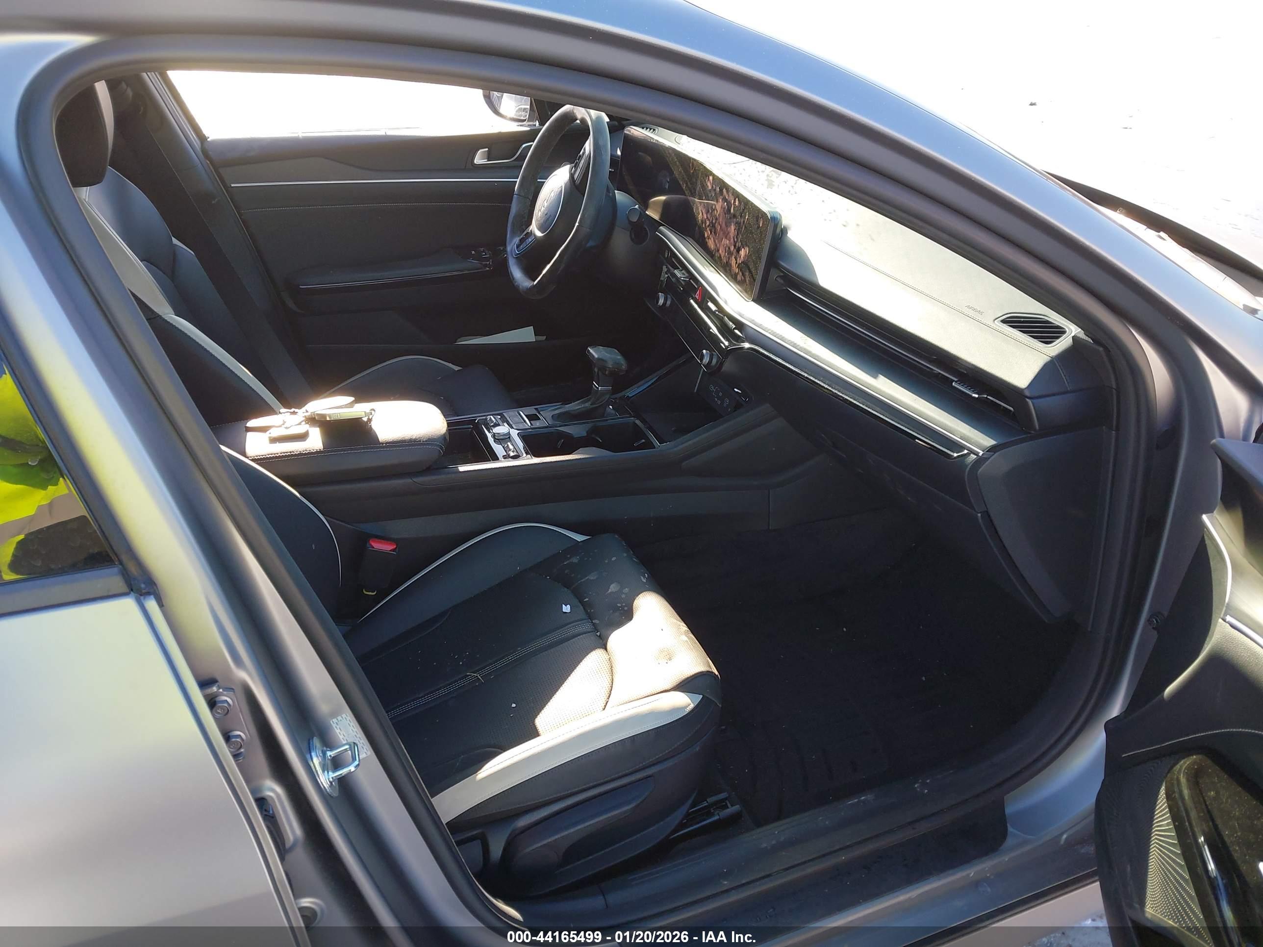 KIA K5 image 5