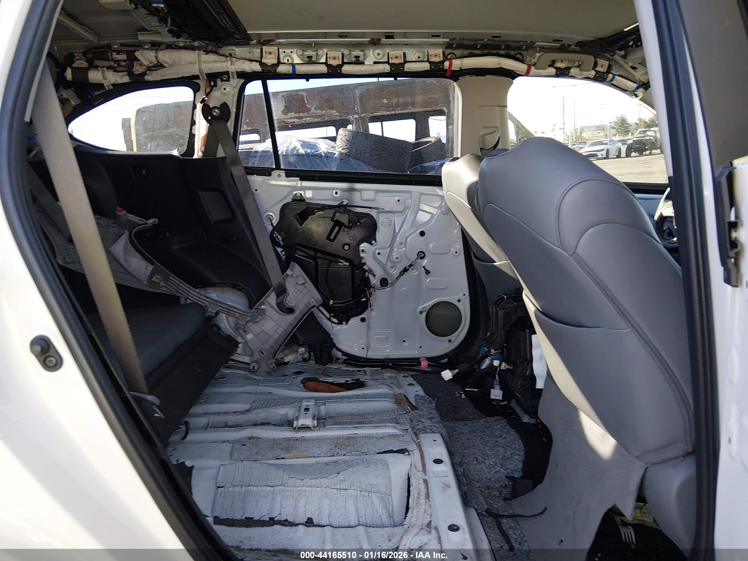TOYOTA HIGHLANDER image 8