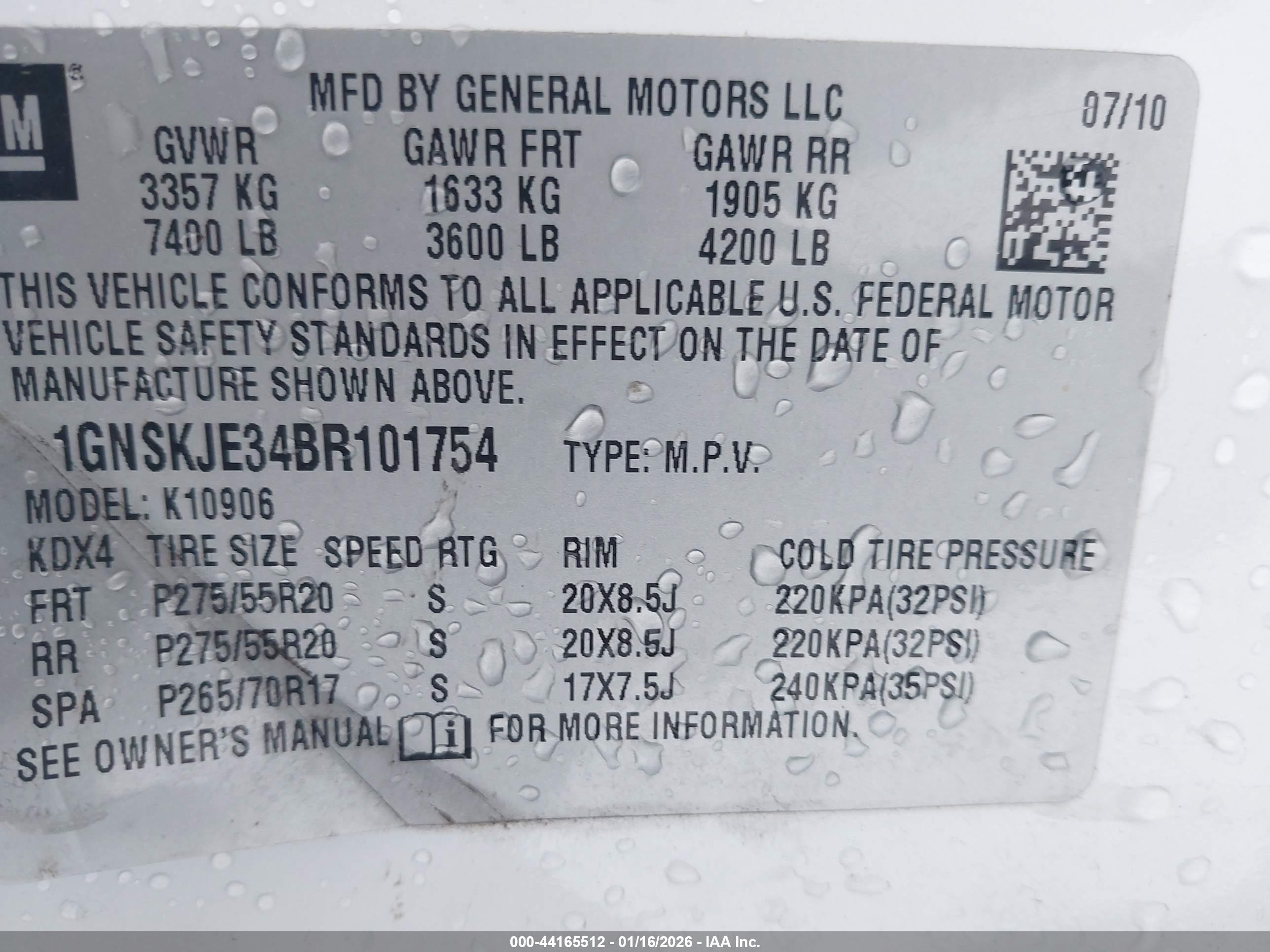 CHEVROLET SUBURBAN image 9