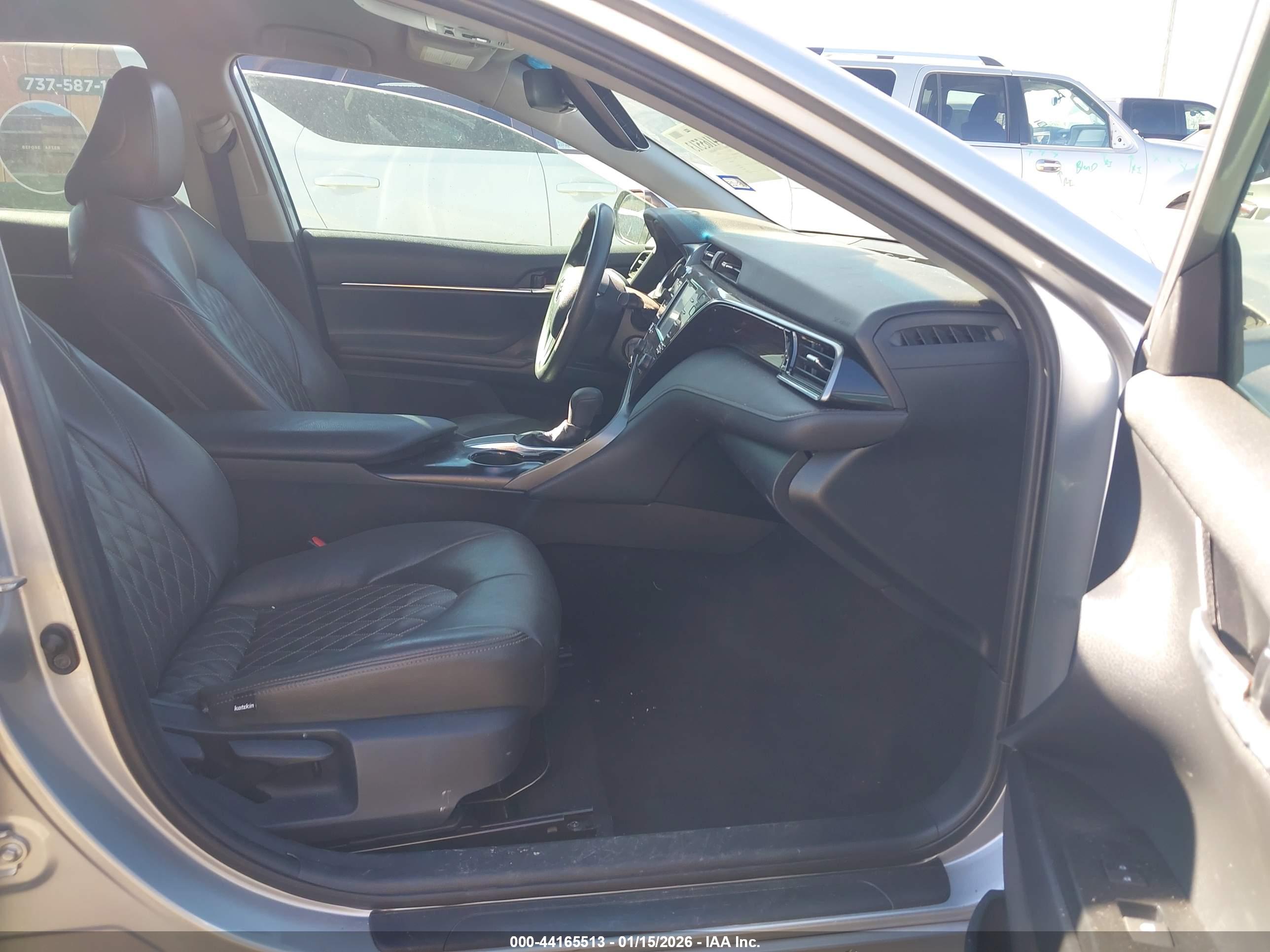 TOYOTA CAMRY image 5