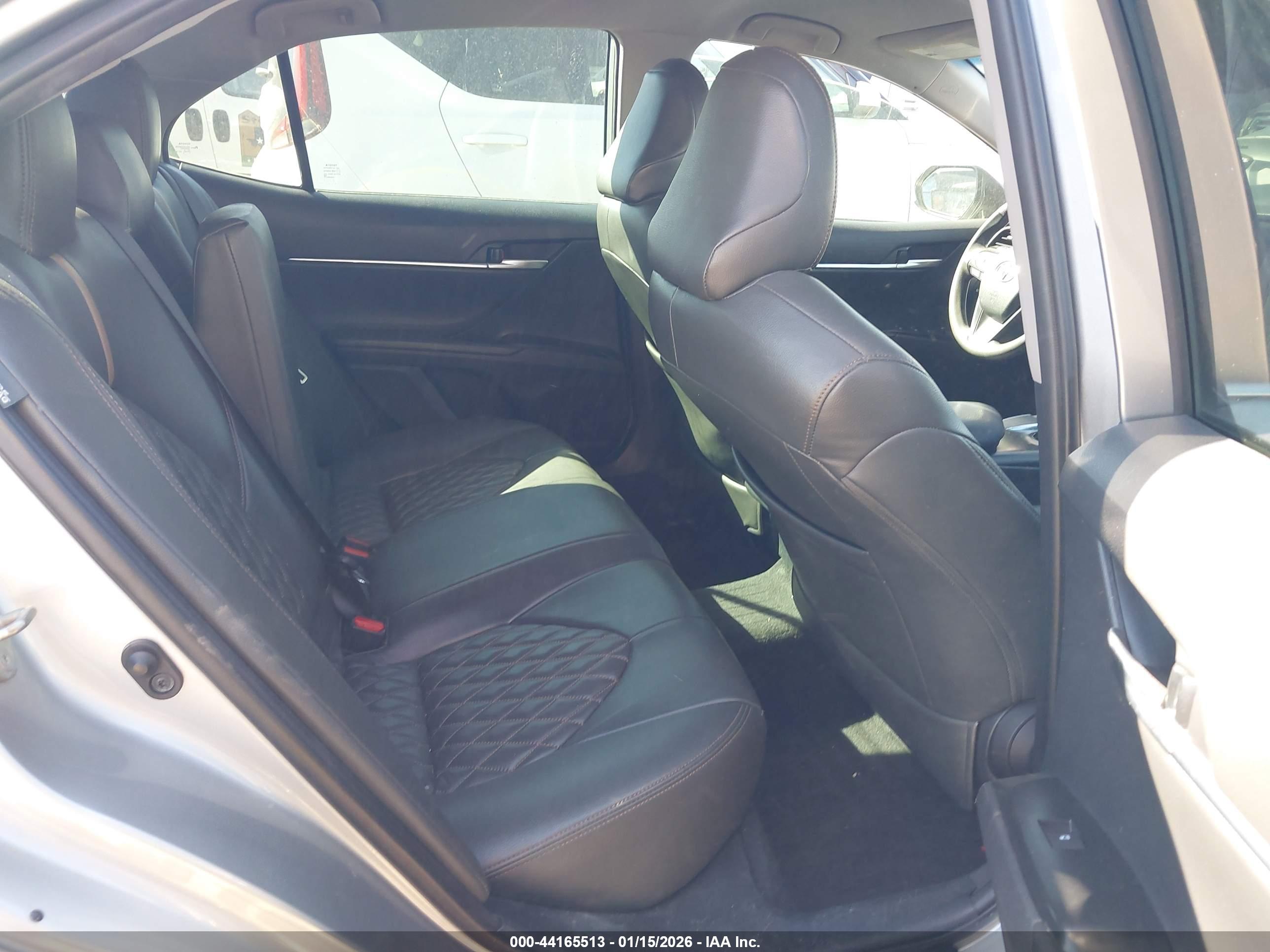 TOYOTA CAMRY image 8