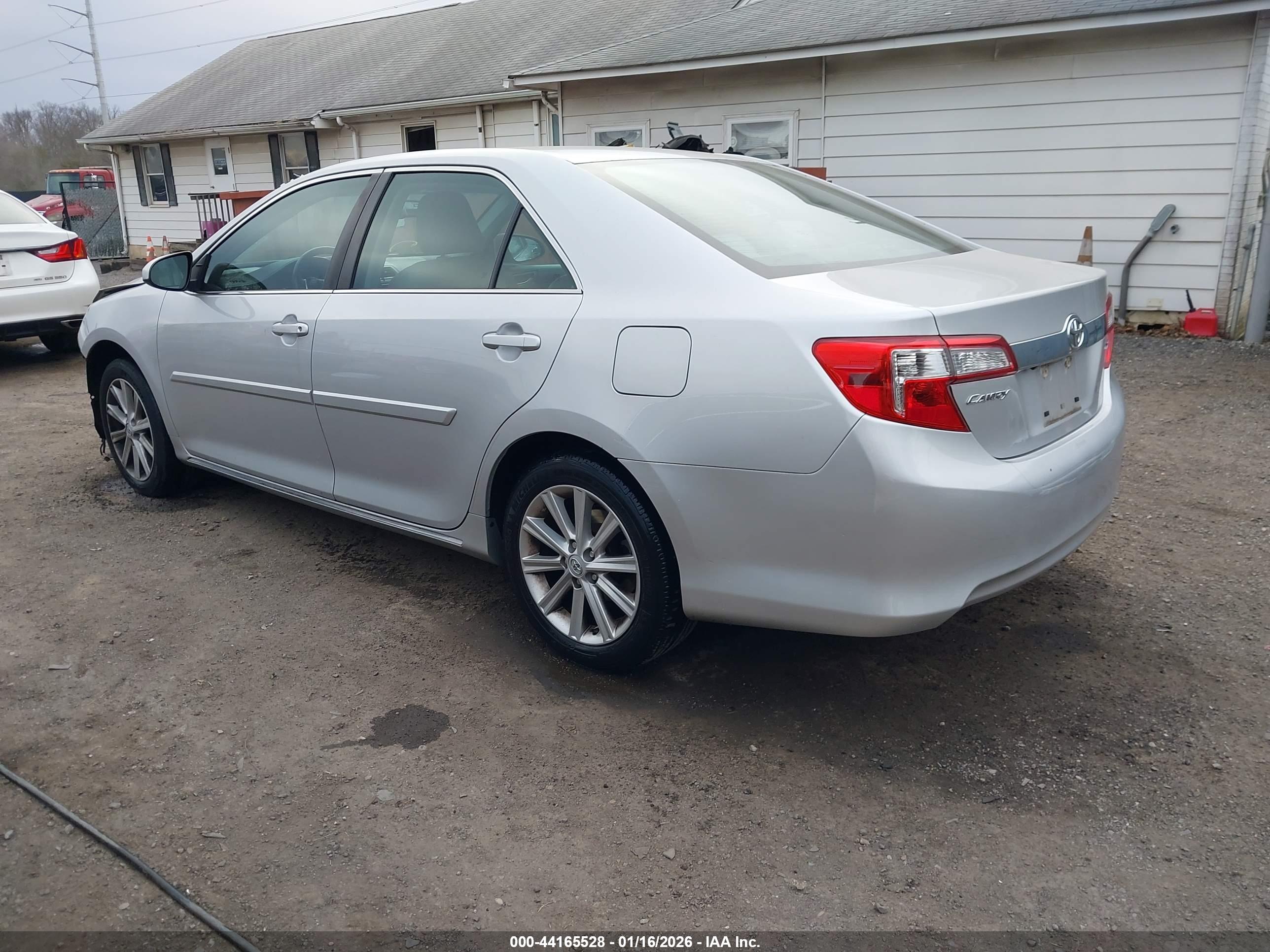 TOYOTA CAMRY image 3