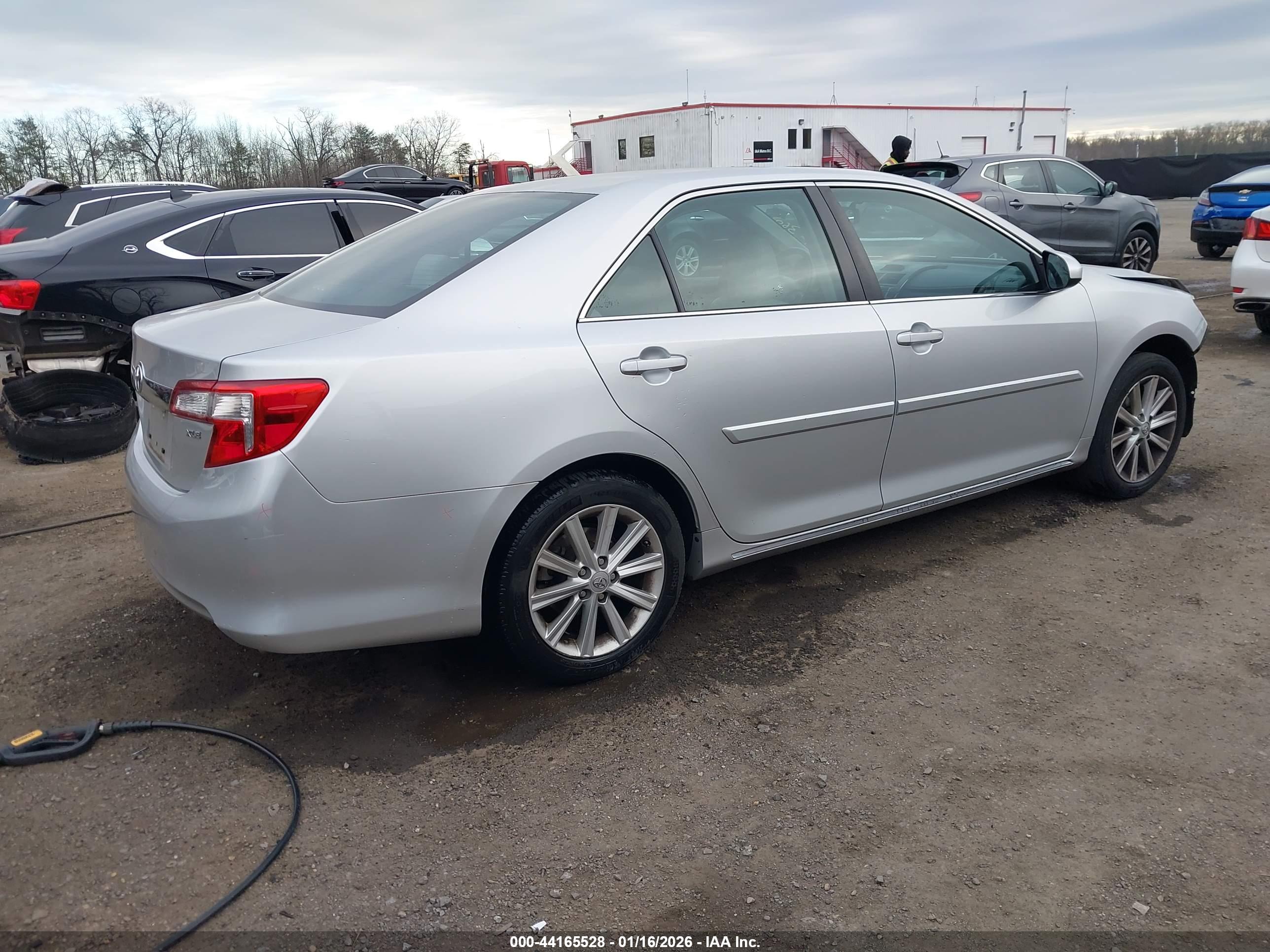 TOYOTA CAMRY image 4