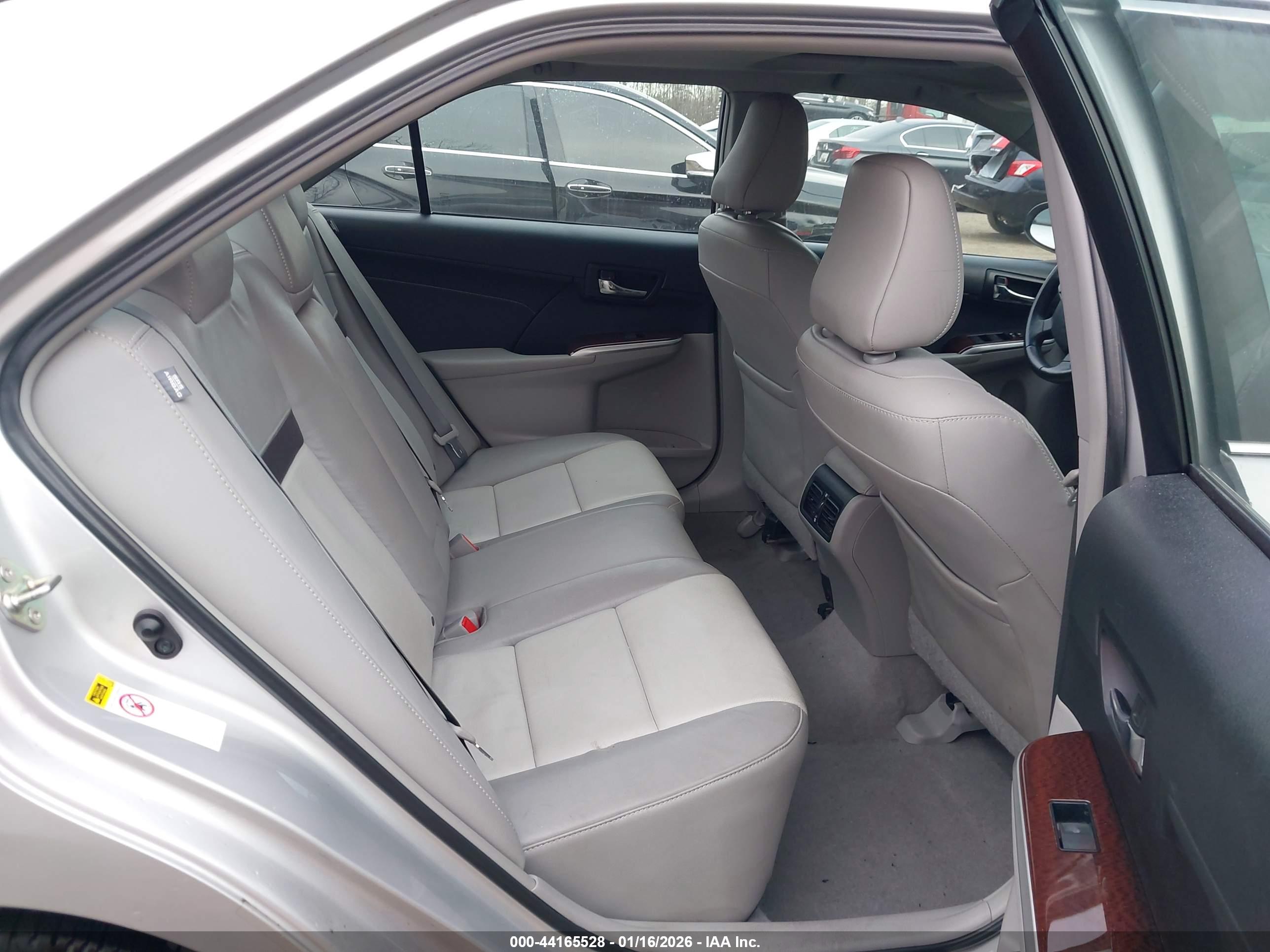 TOYOTA CAMRY image 8