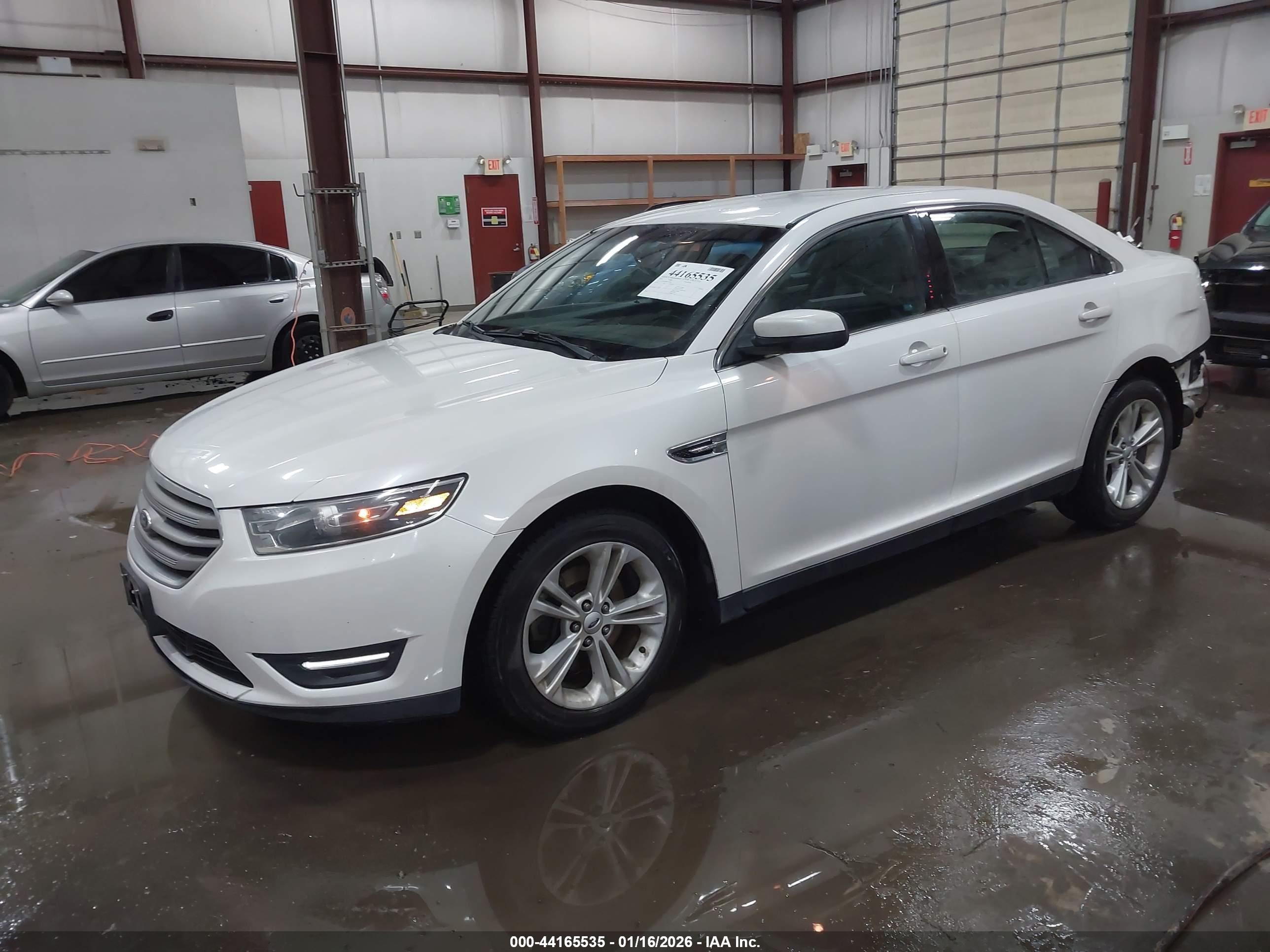 FORD TAURUS image 2