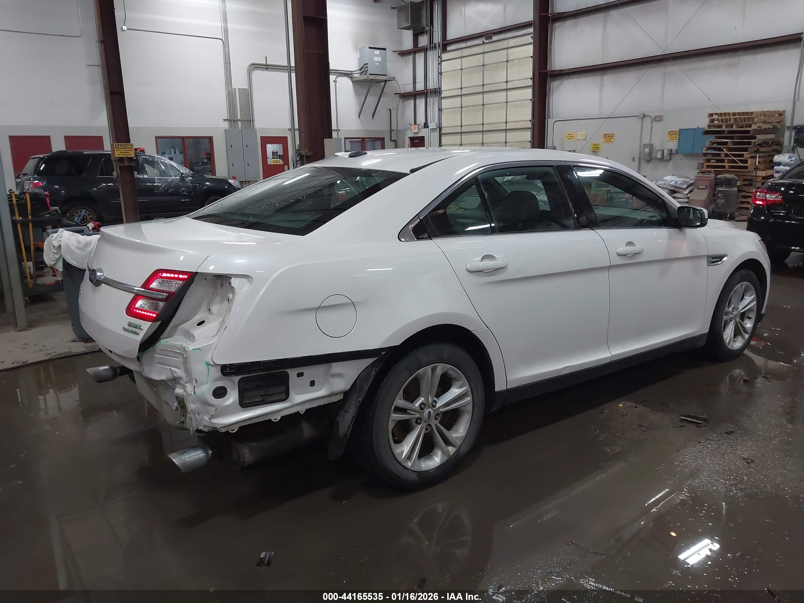 FORD TAURUS image 4