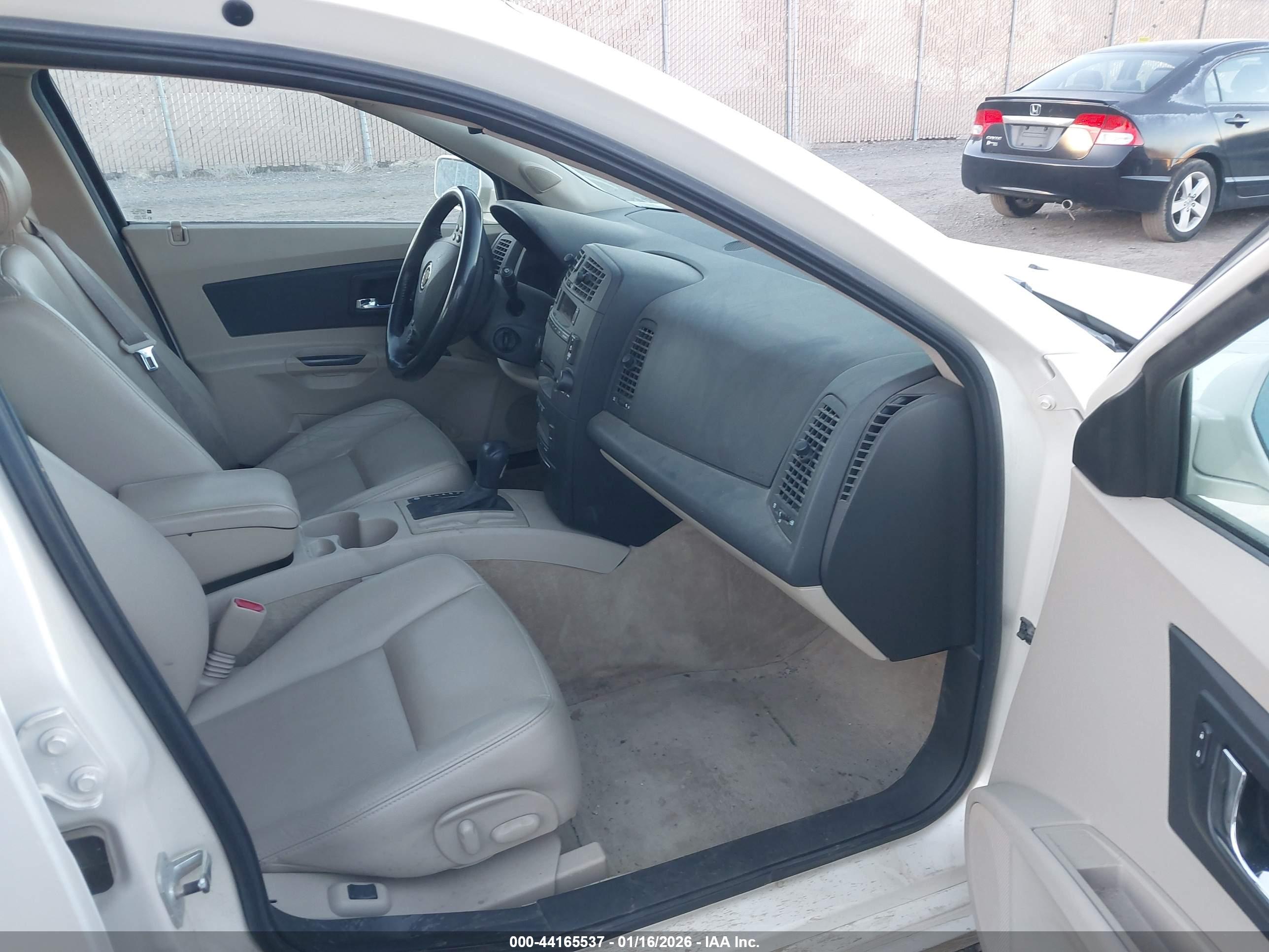 CADILLAC CTS image 5