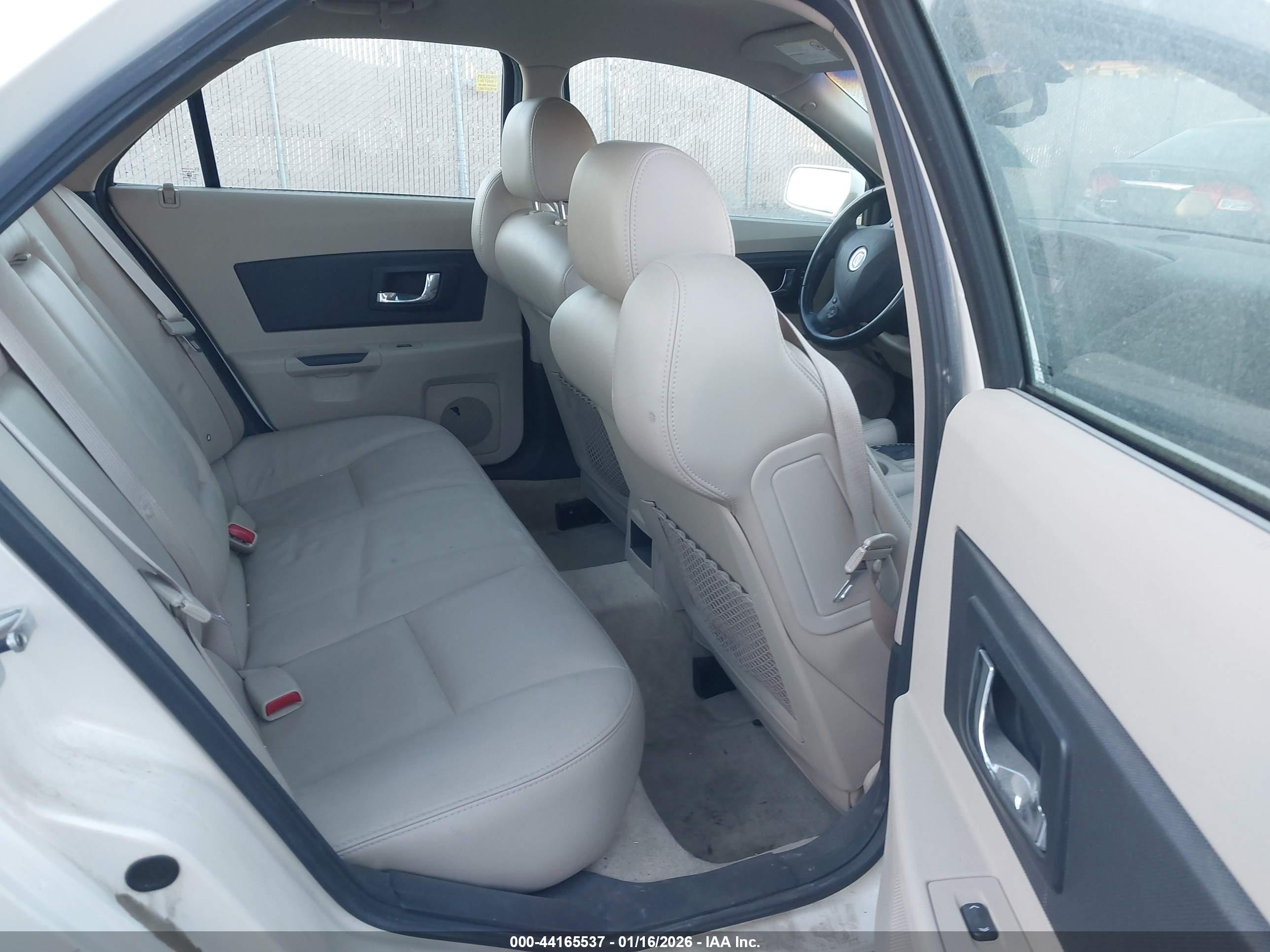 CADILLAC CTS image 8
