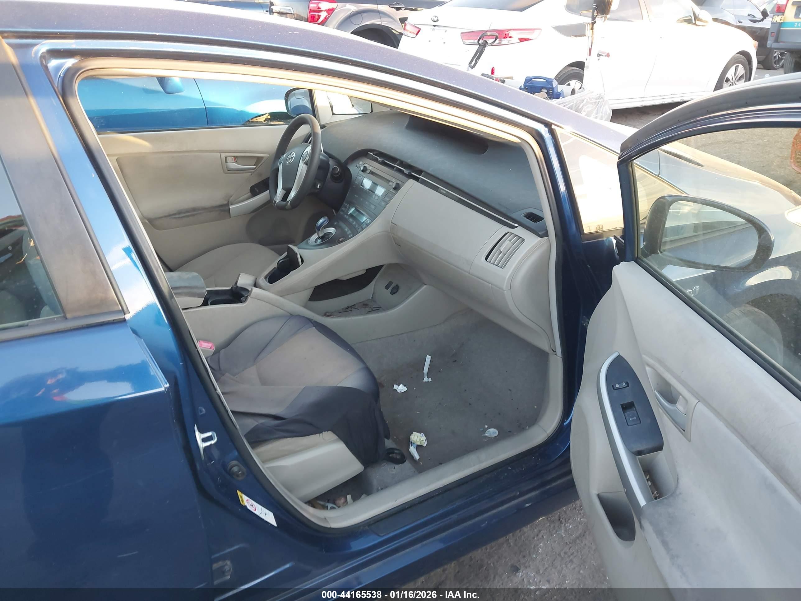 TOYOTA PRIUS image 5