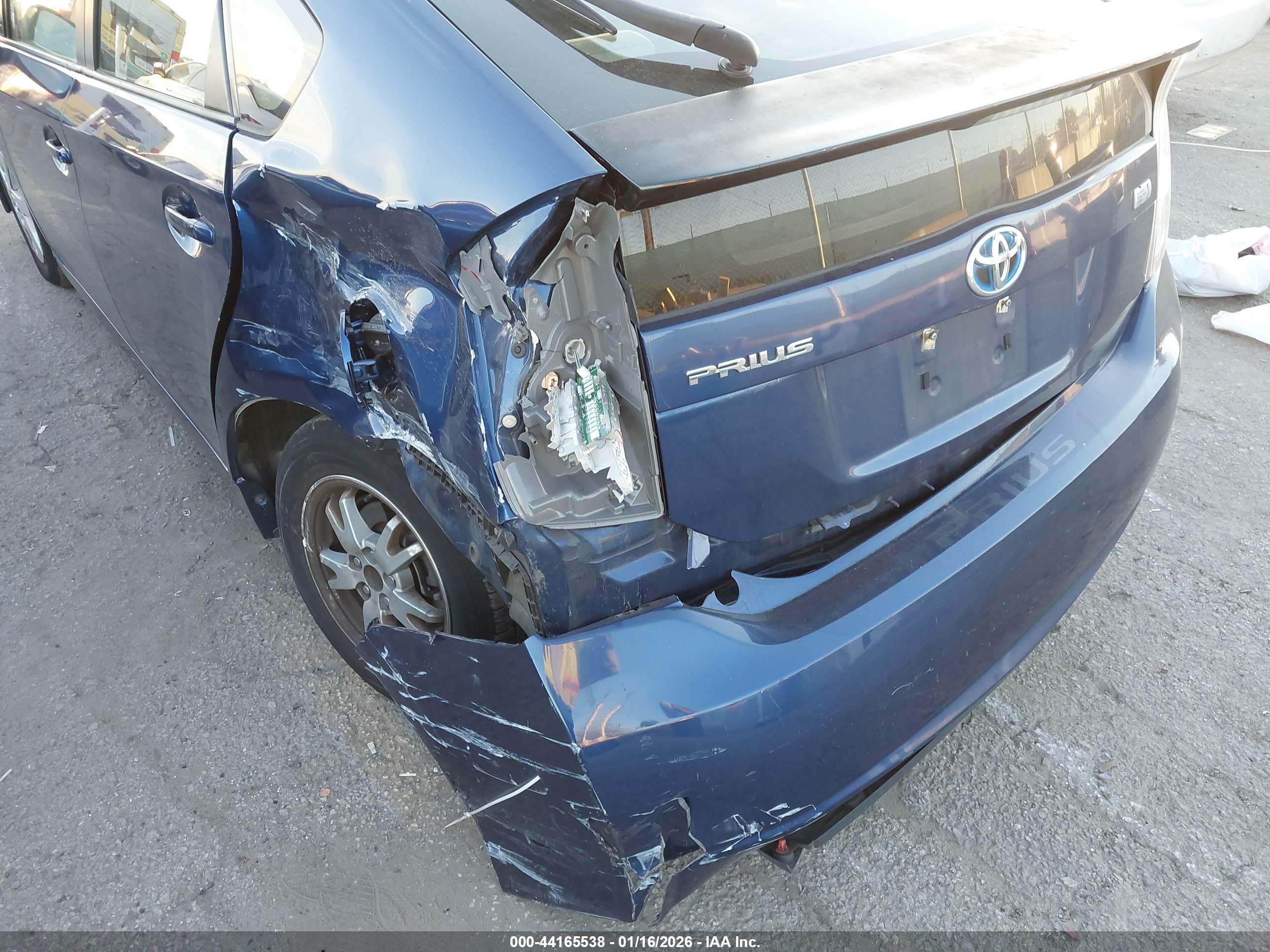 TOYOTA PRIUS image 6