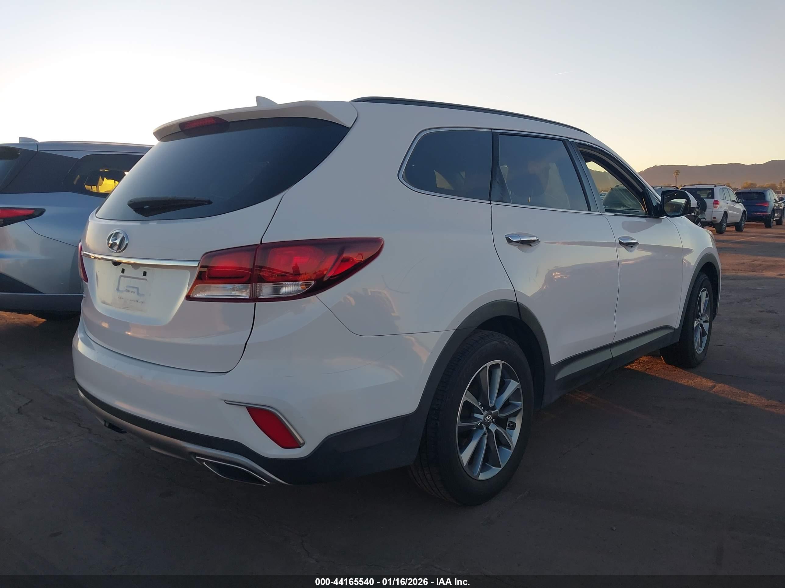 HYUNDAI SANTA image 4