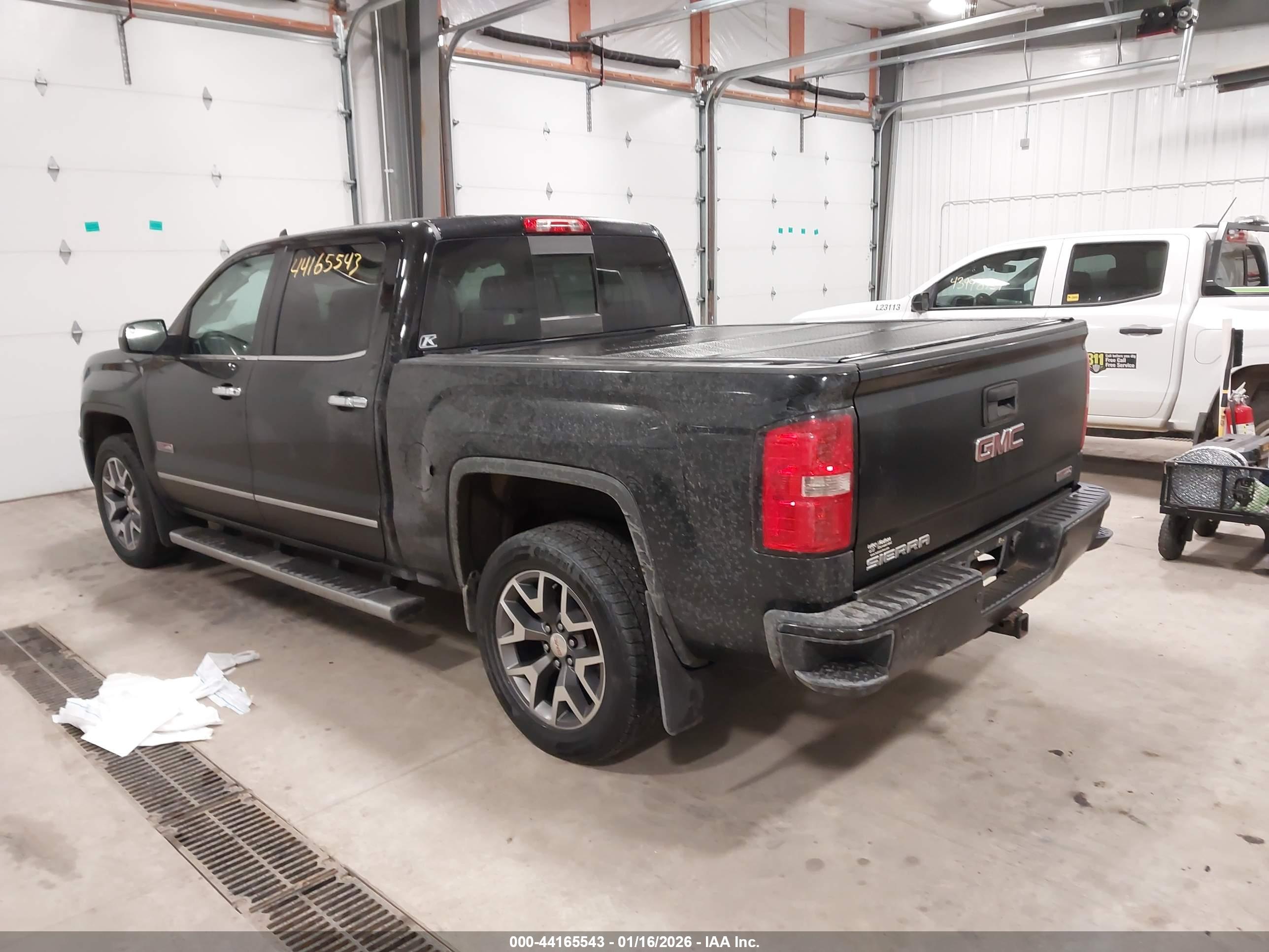 GMC SIERRA image 3