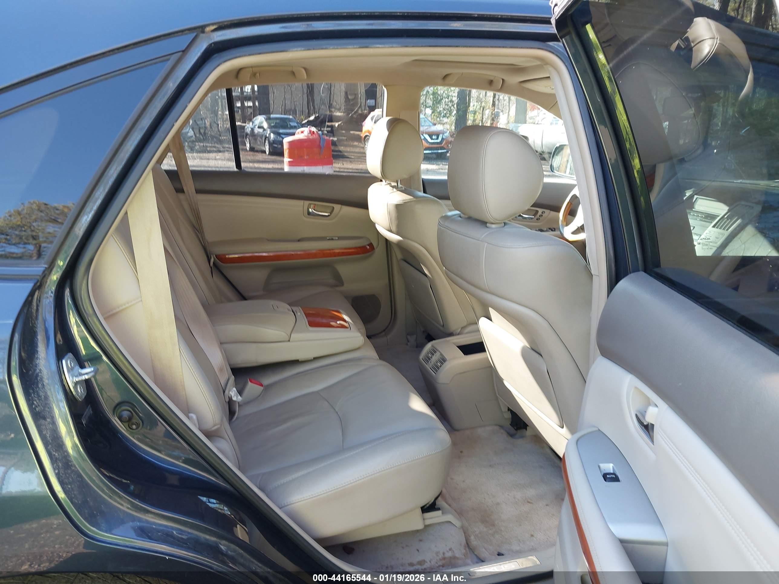 LEXUS RX image 8