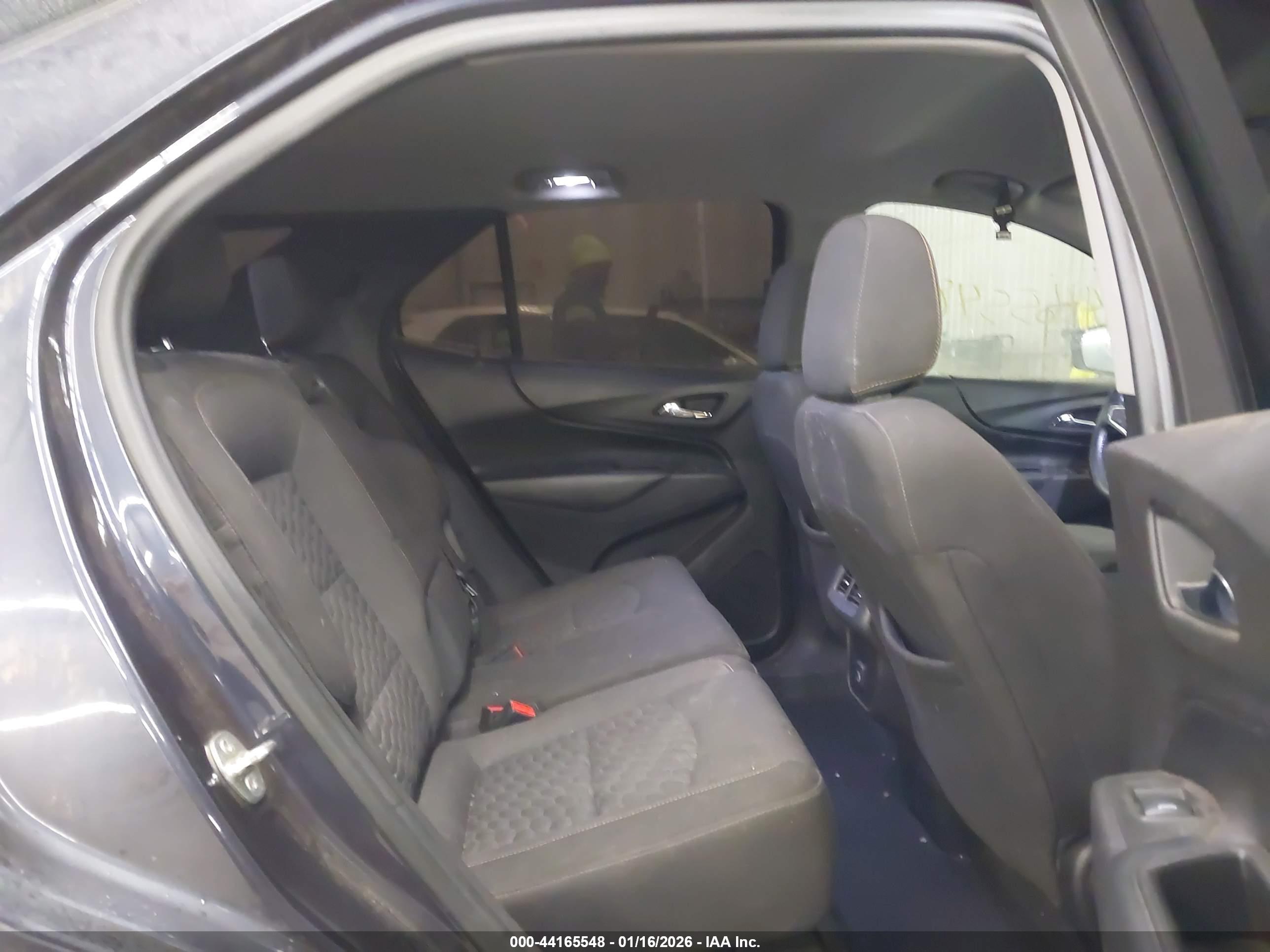 CHEVROLET EQUINOX image 8