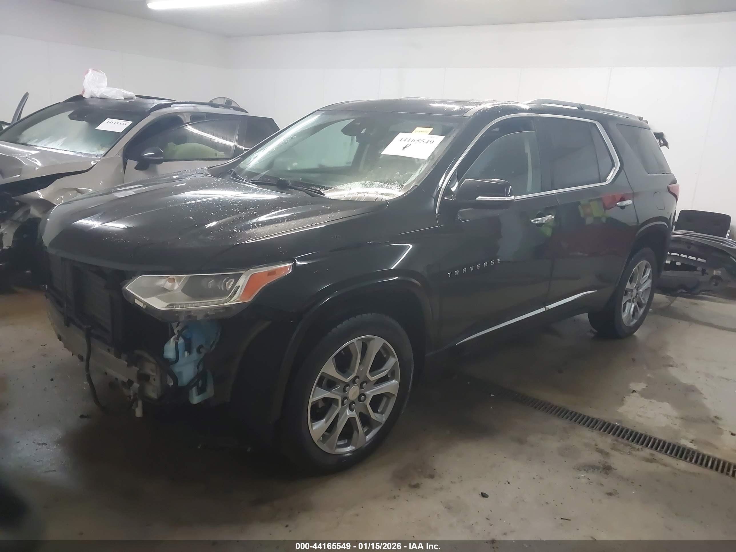 CHEVROLET TRAVERSE image 2