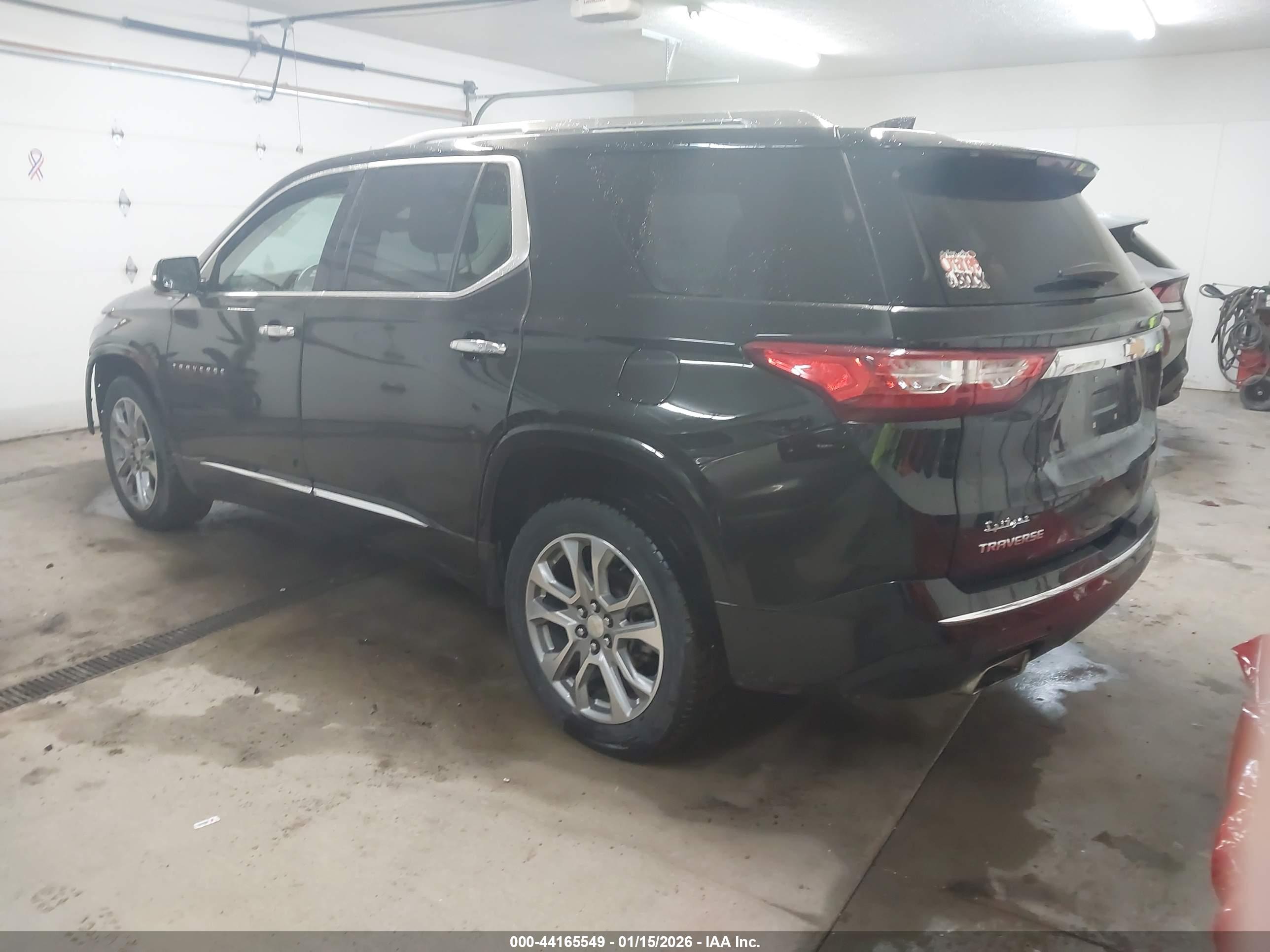 CHEVROLET TRAVERSE image 3