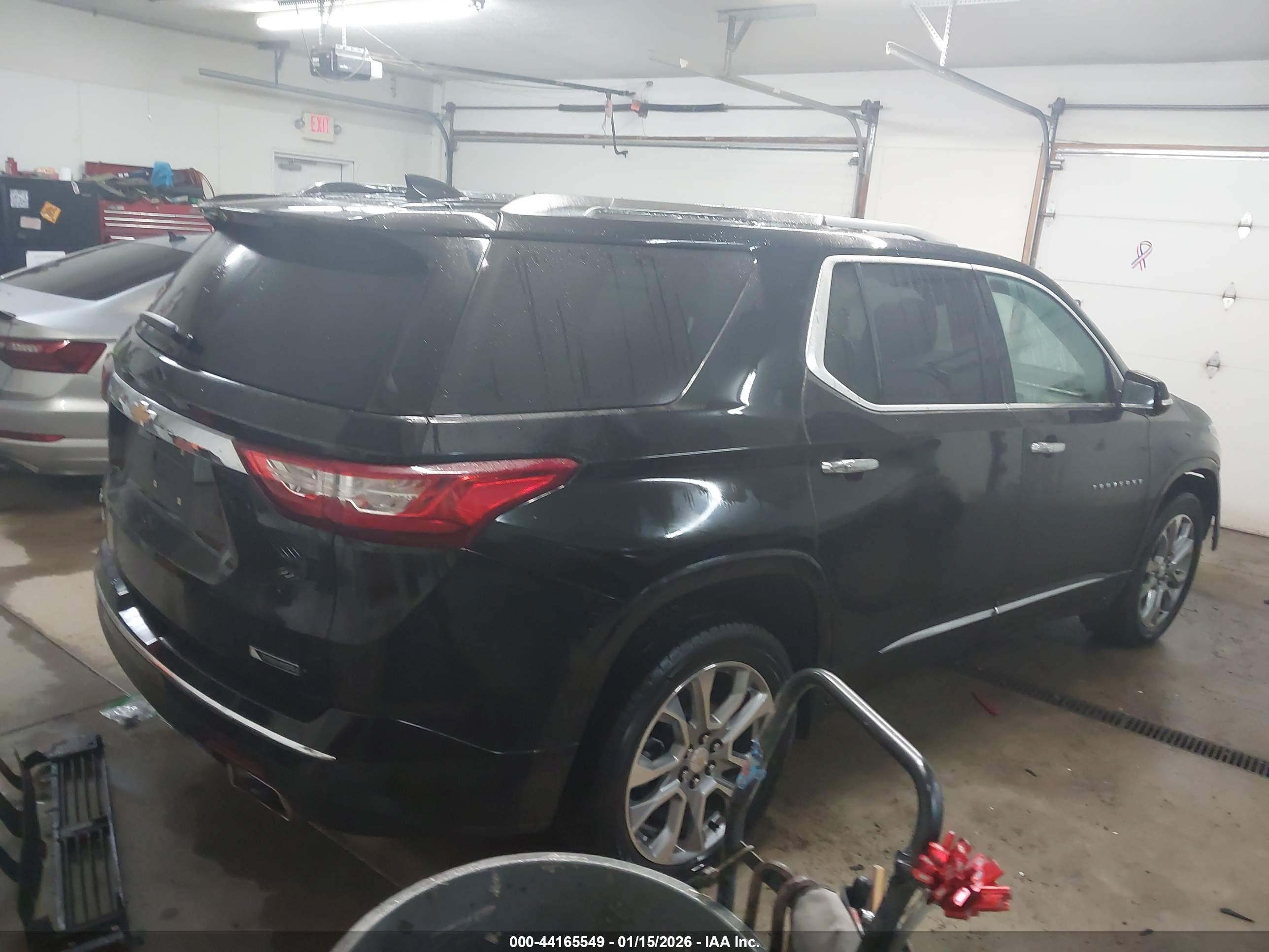 CHEVROLET TRAVERSE image 4