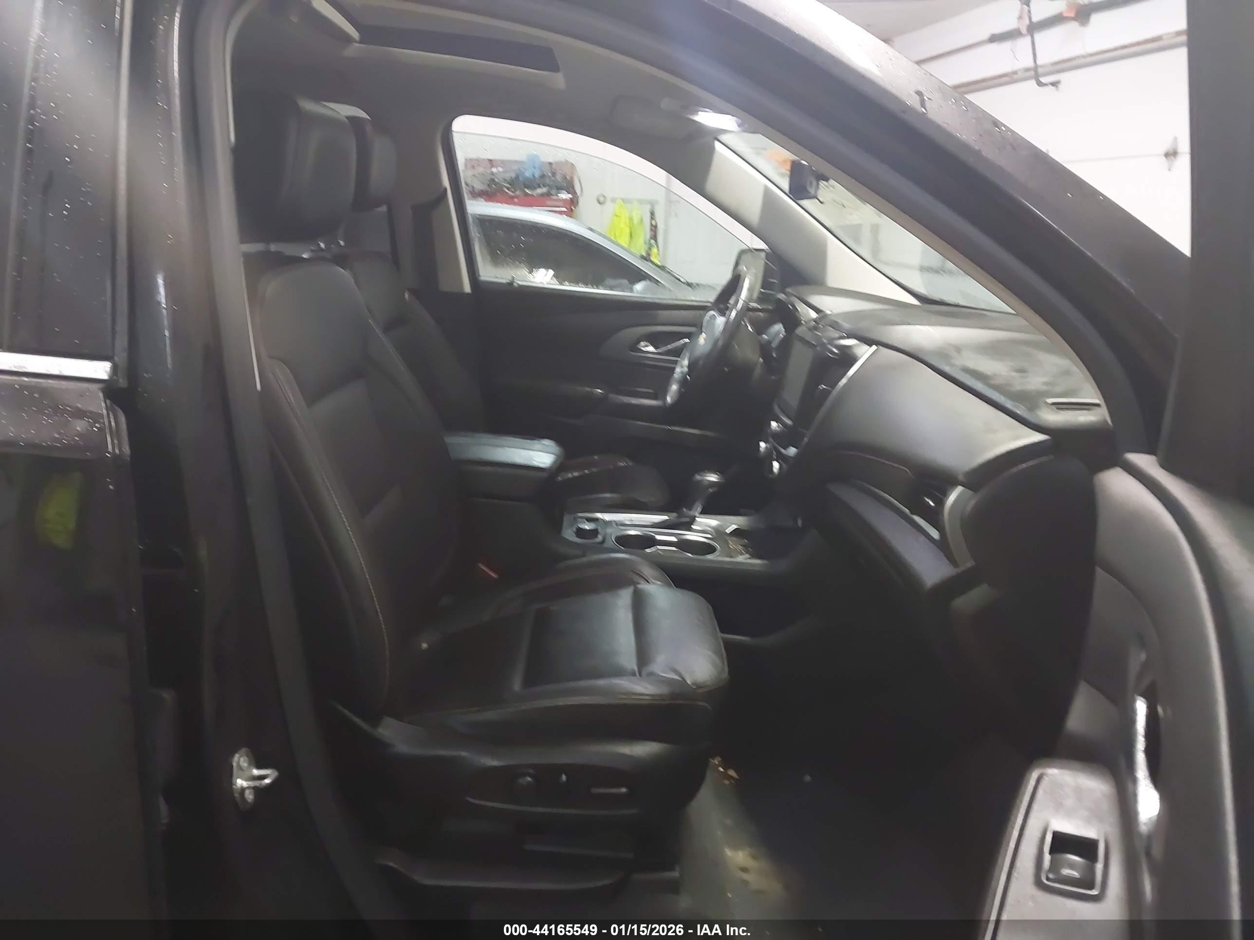 CHEVROLET TRAVERSE image 5