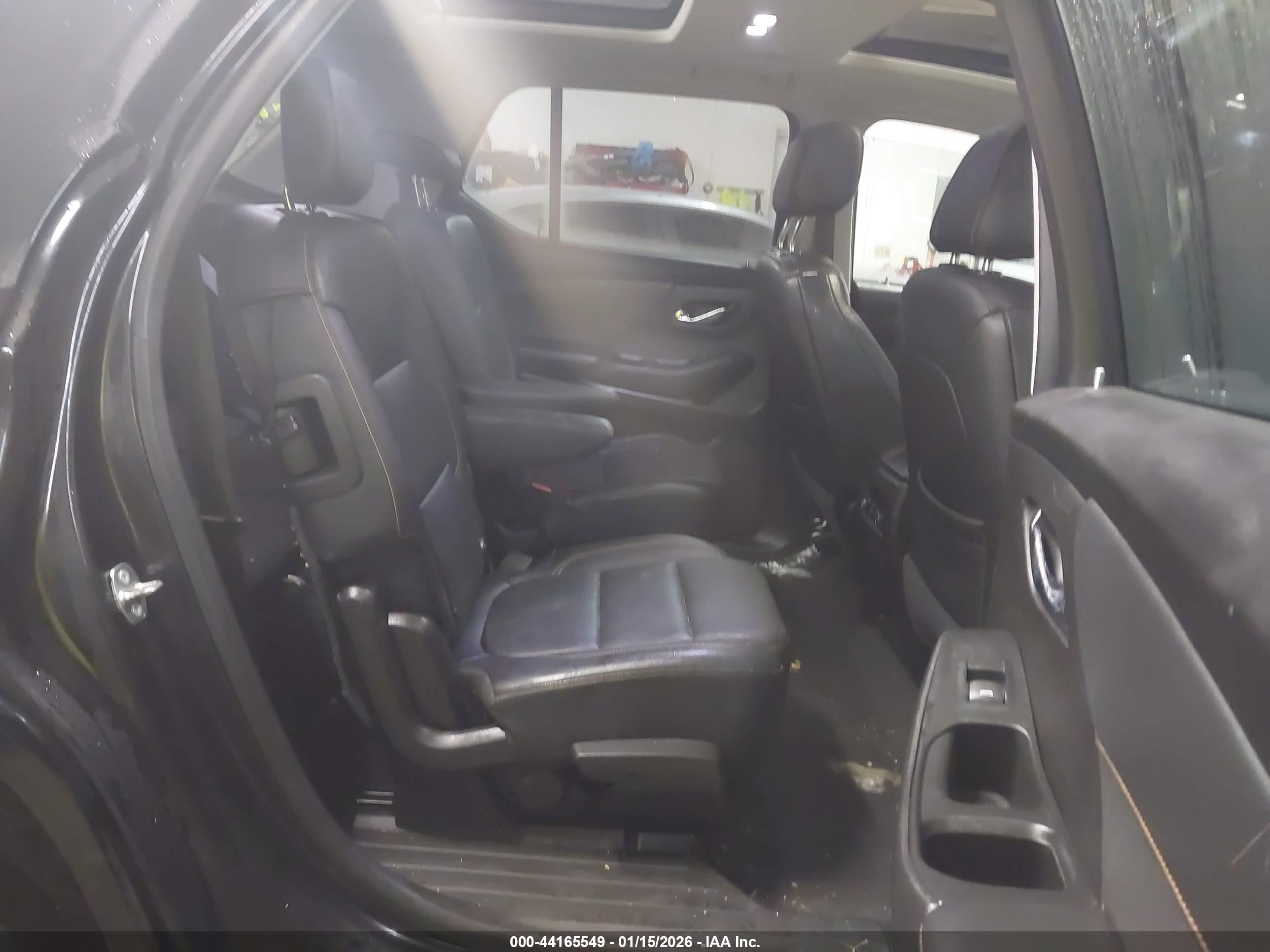 CHEVROLET TRAVERSE image 8