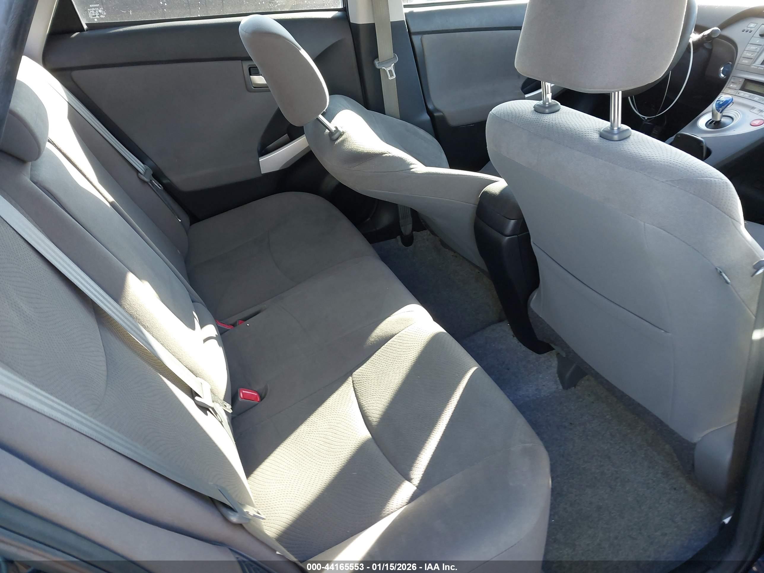 TOYOTA PRIUS image 8