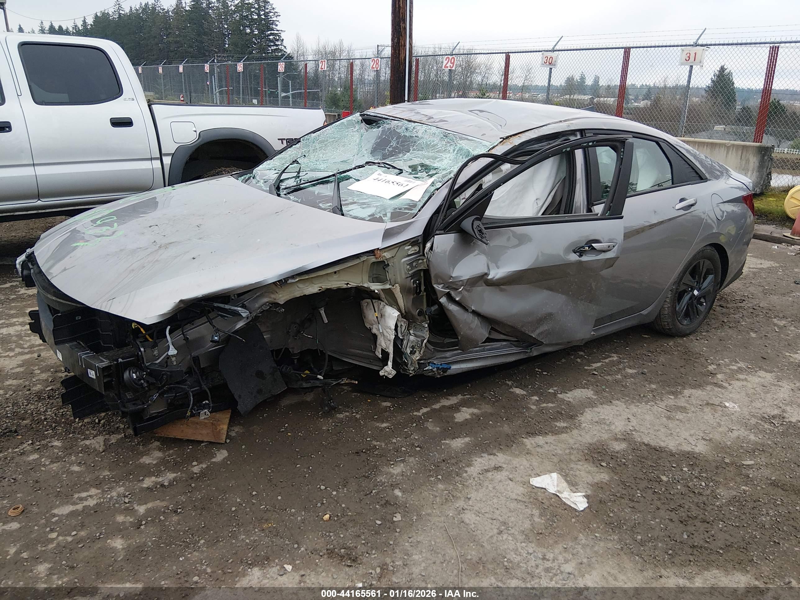 HYUNDAI ELANTRA image 2