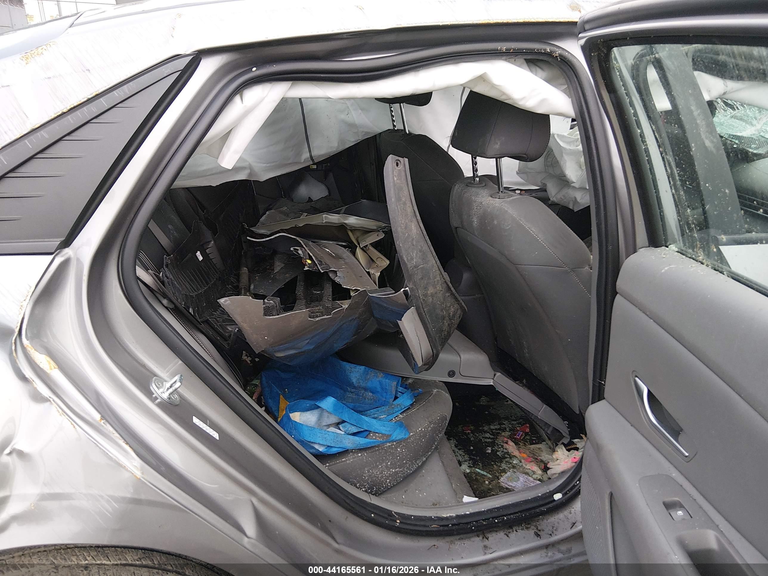 HYUNDAI ELANTRA image 8