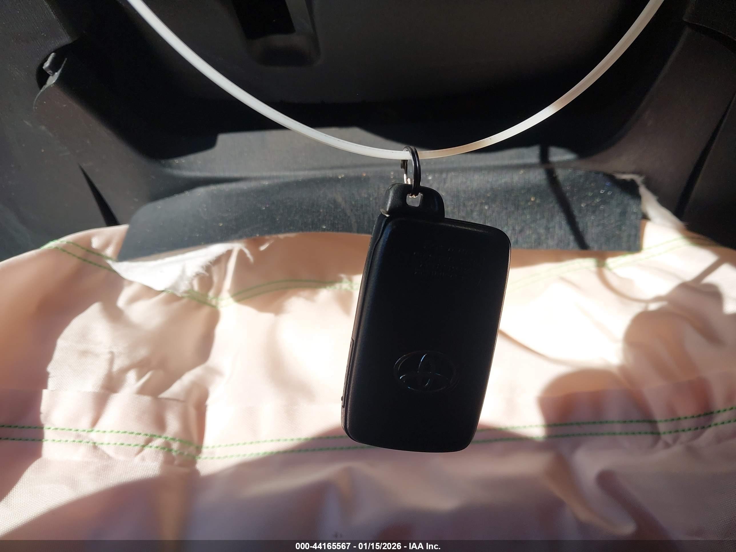 TOYOTA PRIUS image 11