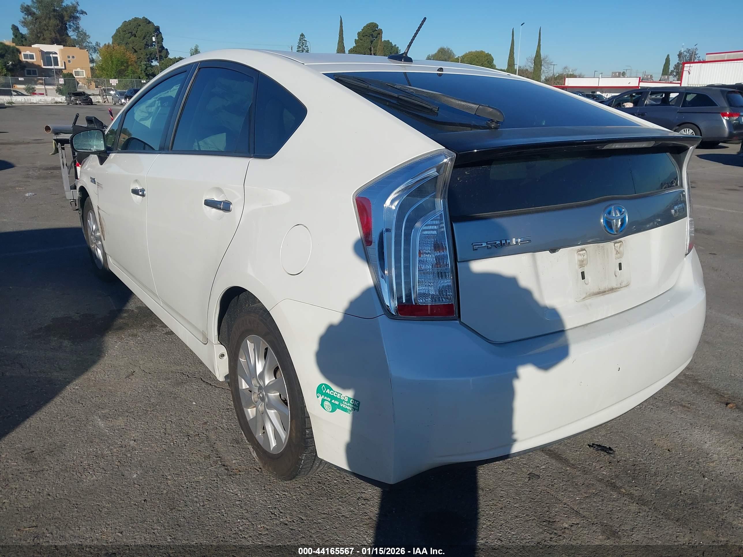 TOYOTA PRIUS image 3
