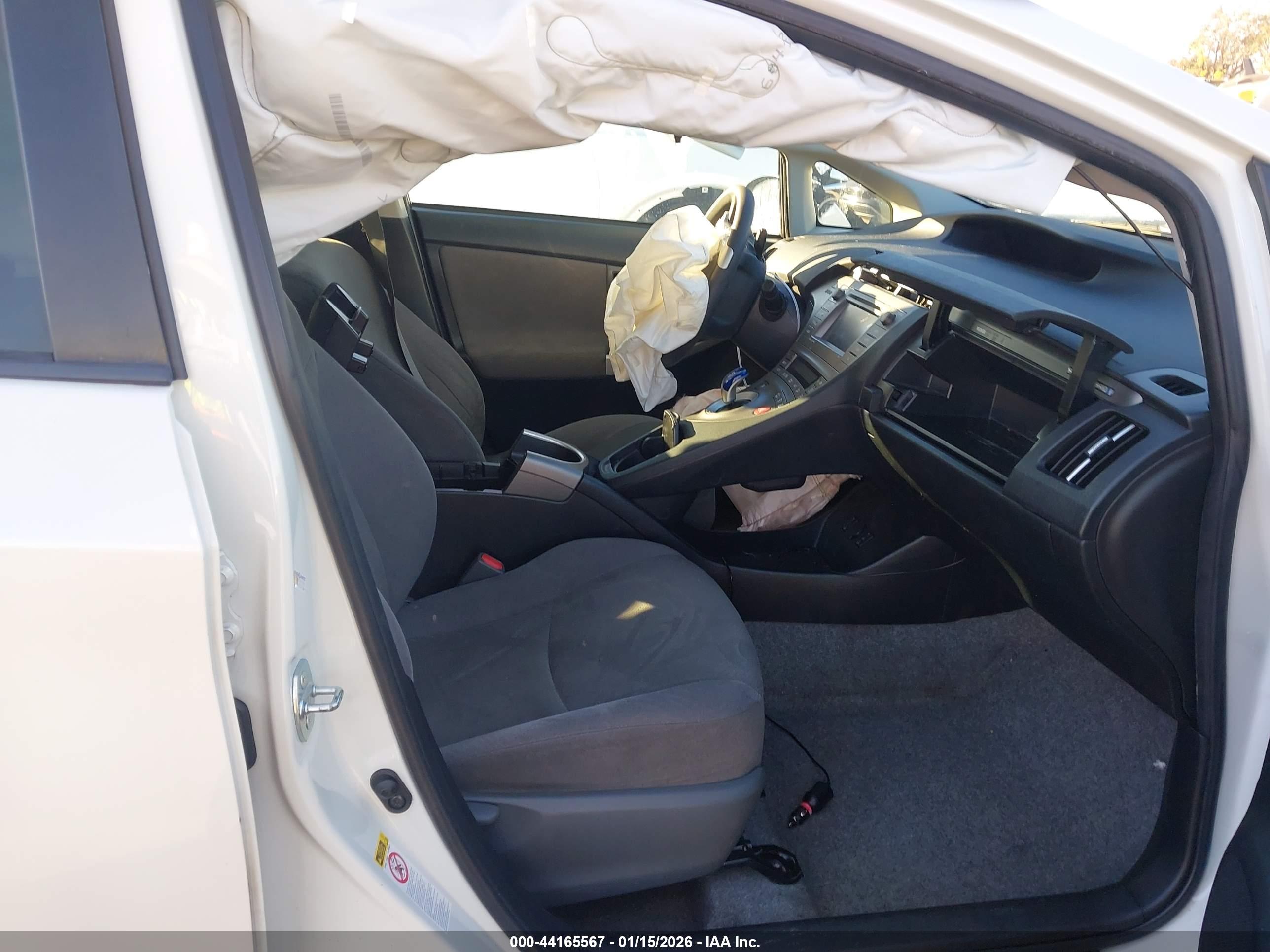 TOYOTA PRIUS image 5