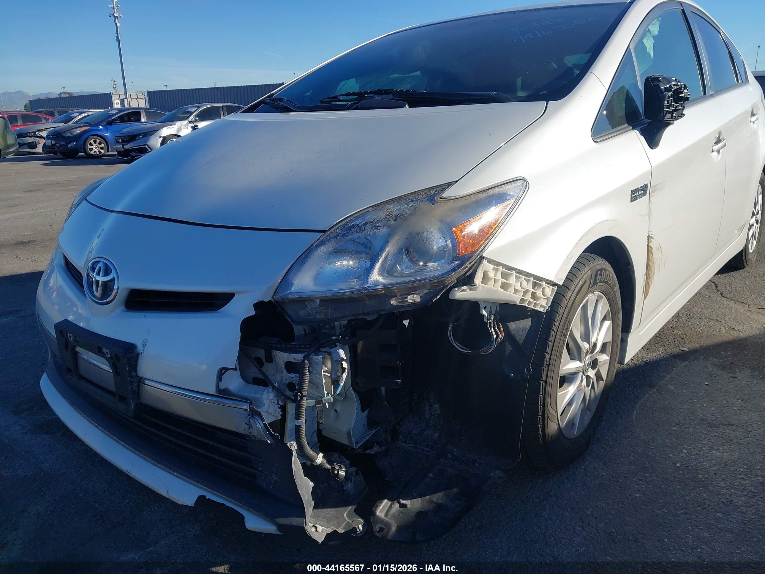 TOYOTA PRIUS image 6