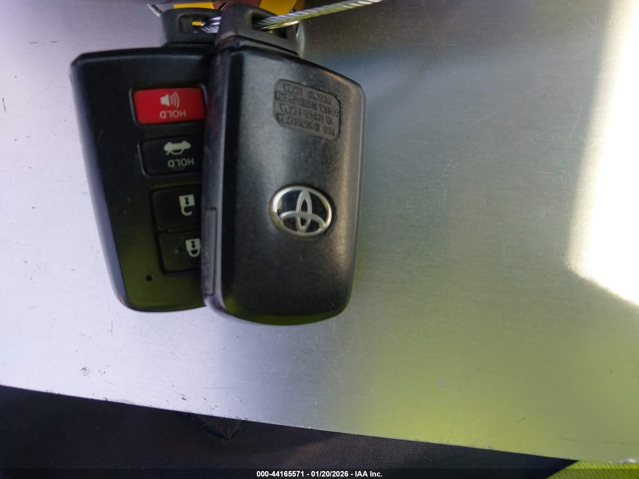 TOYOTA CAMRY image 11
