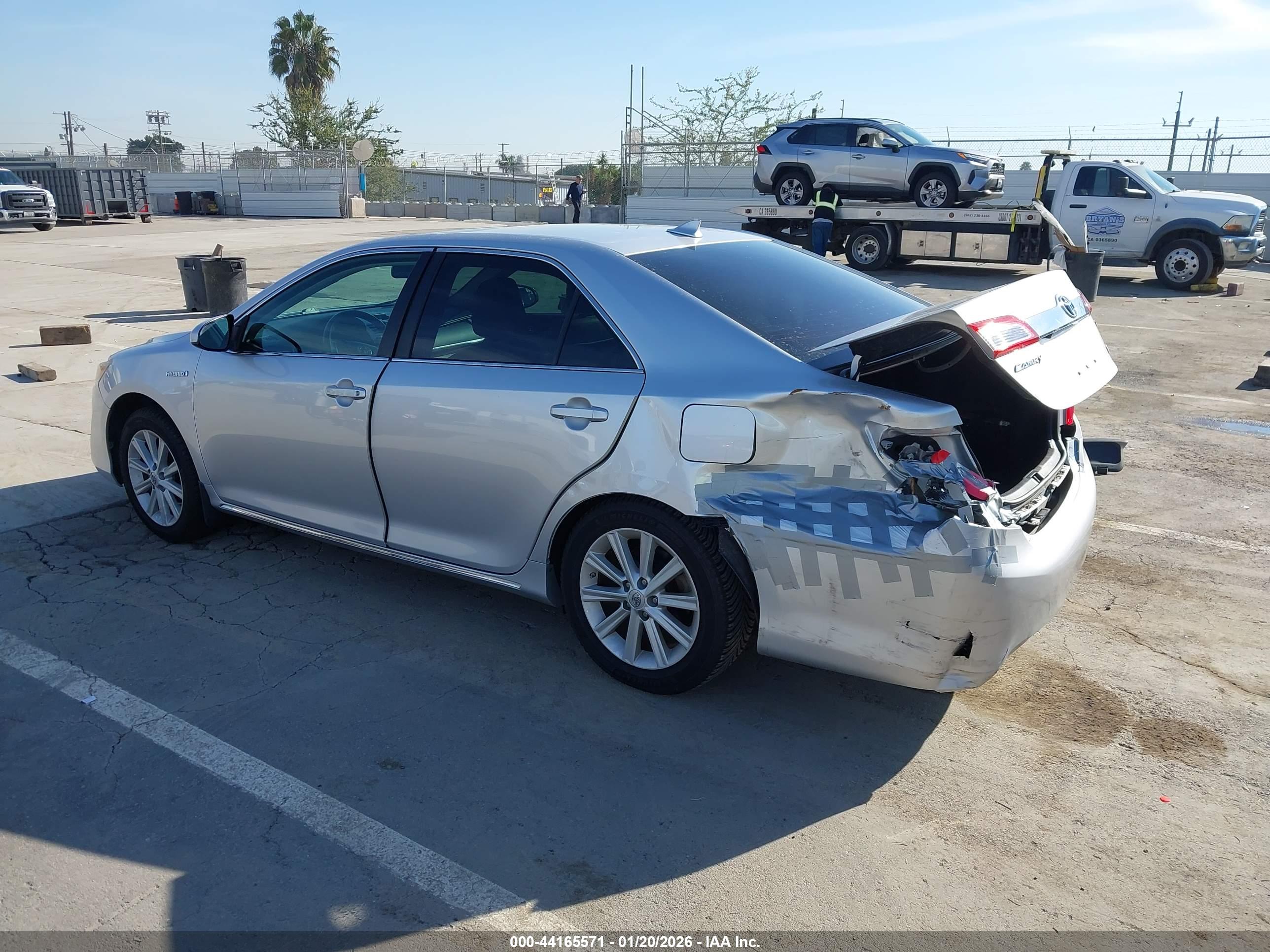 TOYOTA CAMRY image 3