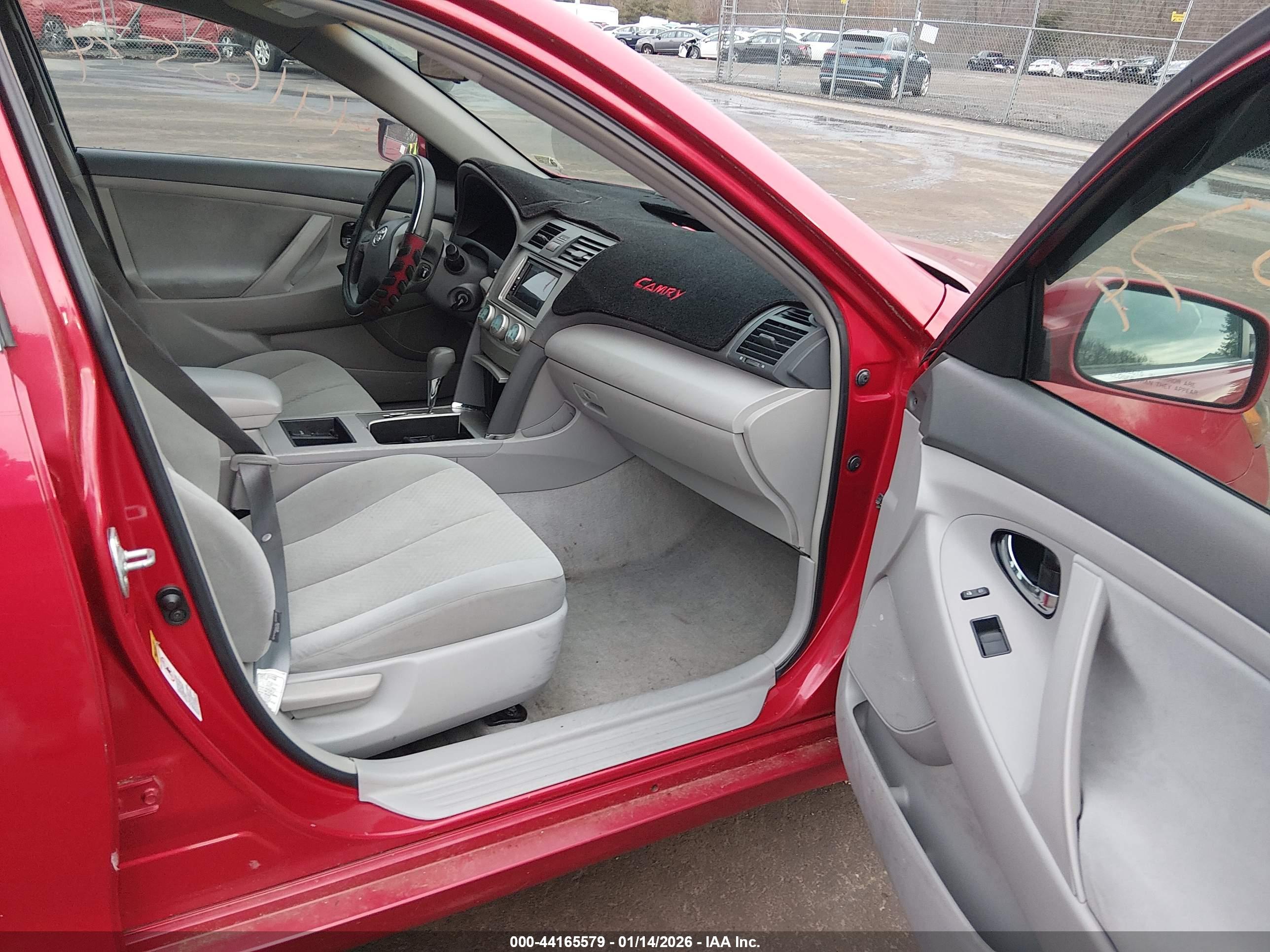 TOYOTA CAMRY image 5