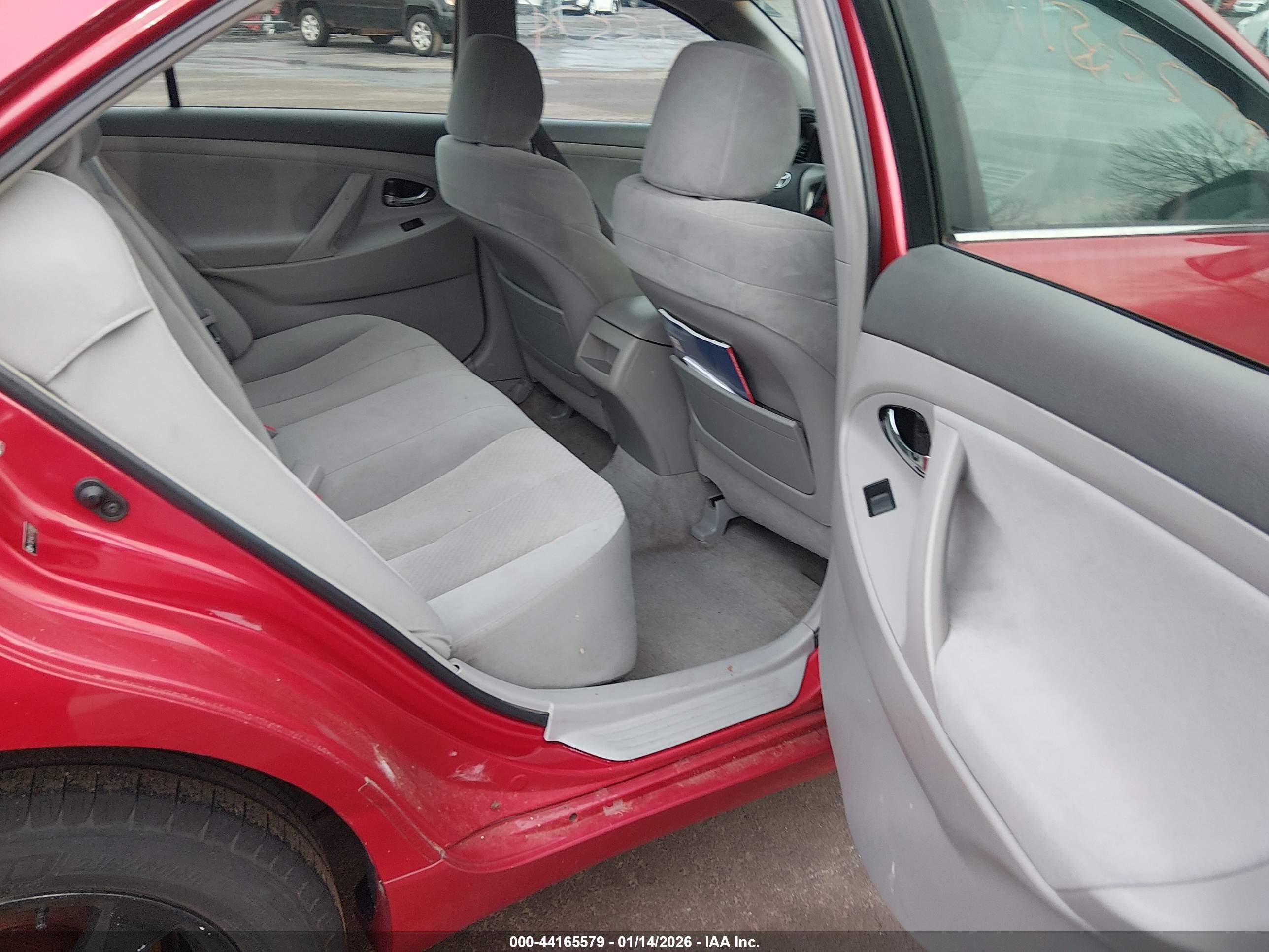 TOYOTA CAMRY image 8