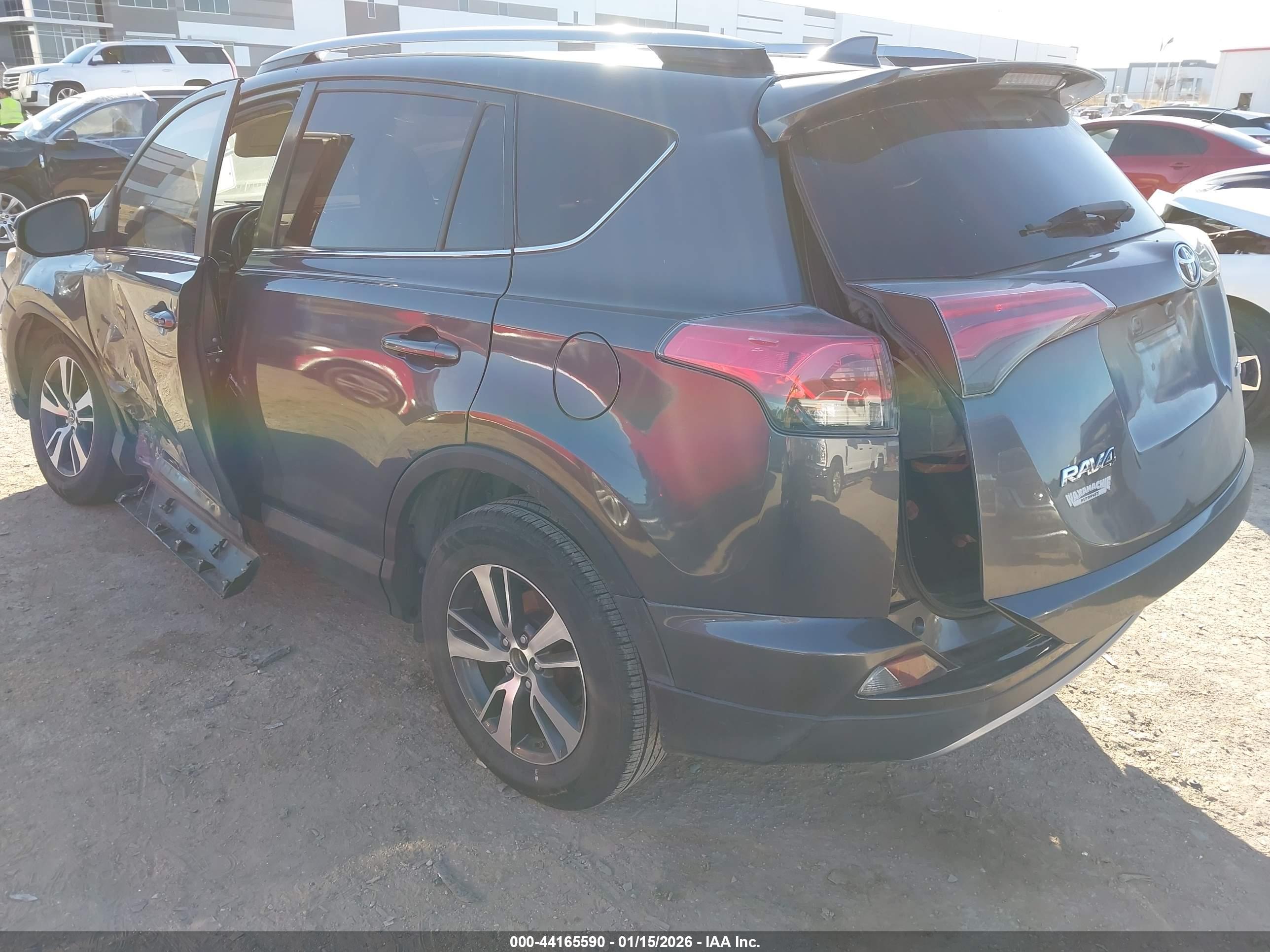 TOYOTA RAV4 image 3