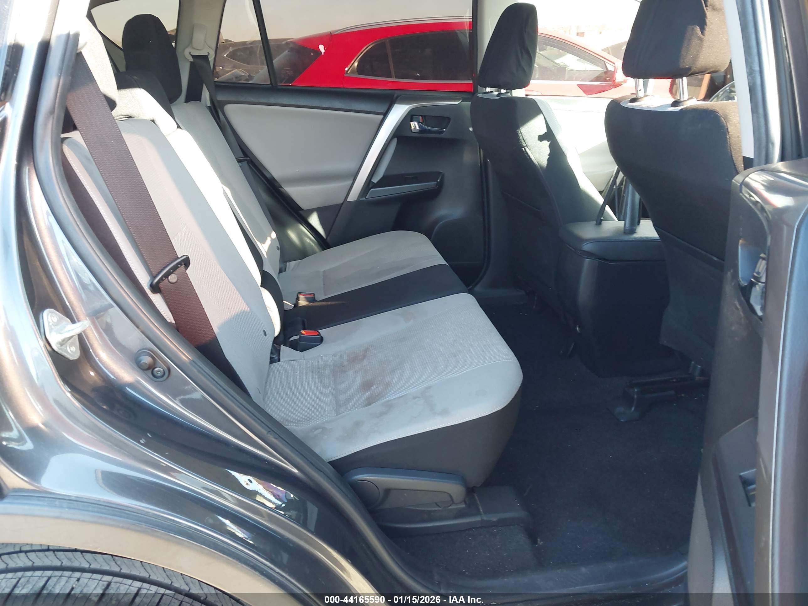 TOYOTA RAV4 image 8