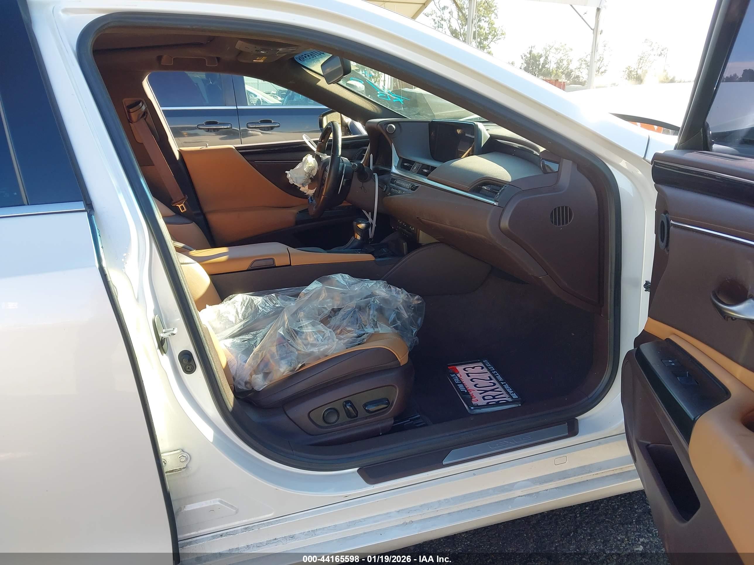 LEXUS ES image 5