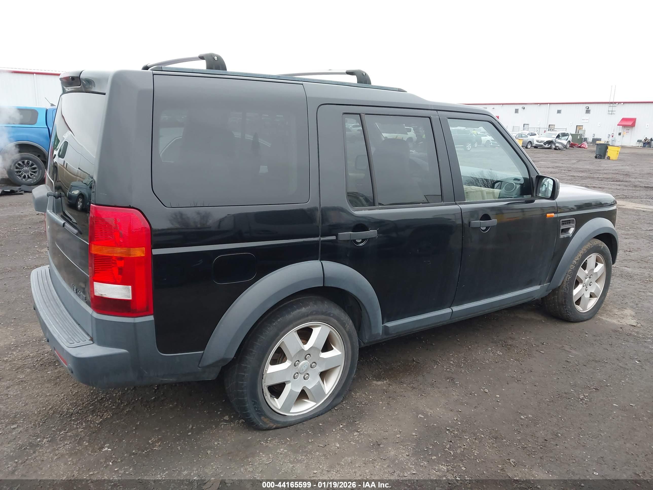LAND ROVER image 4