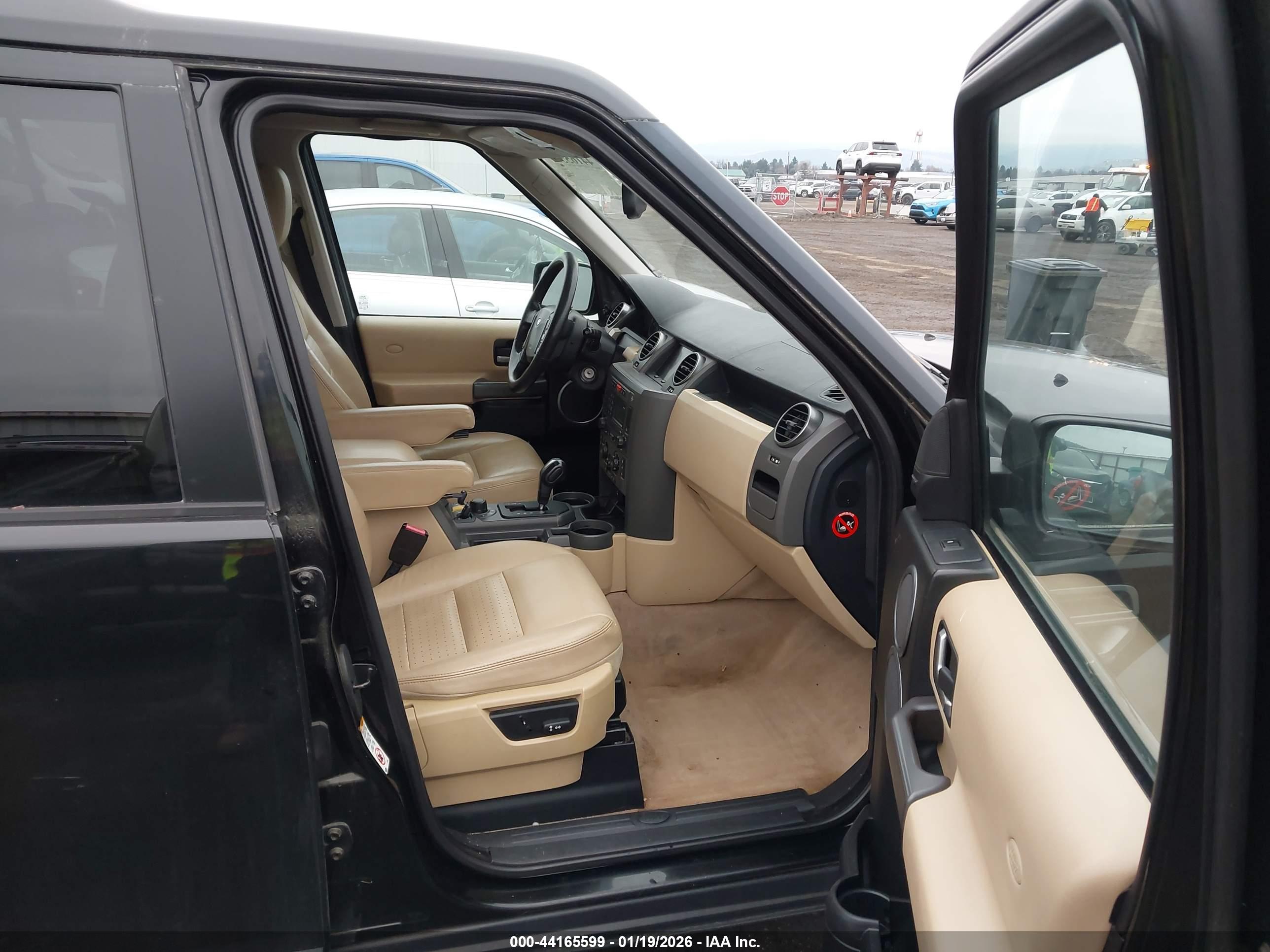 LAND ROVER image 5