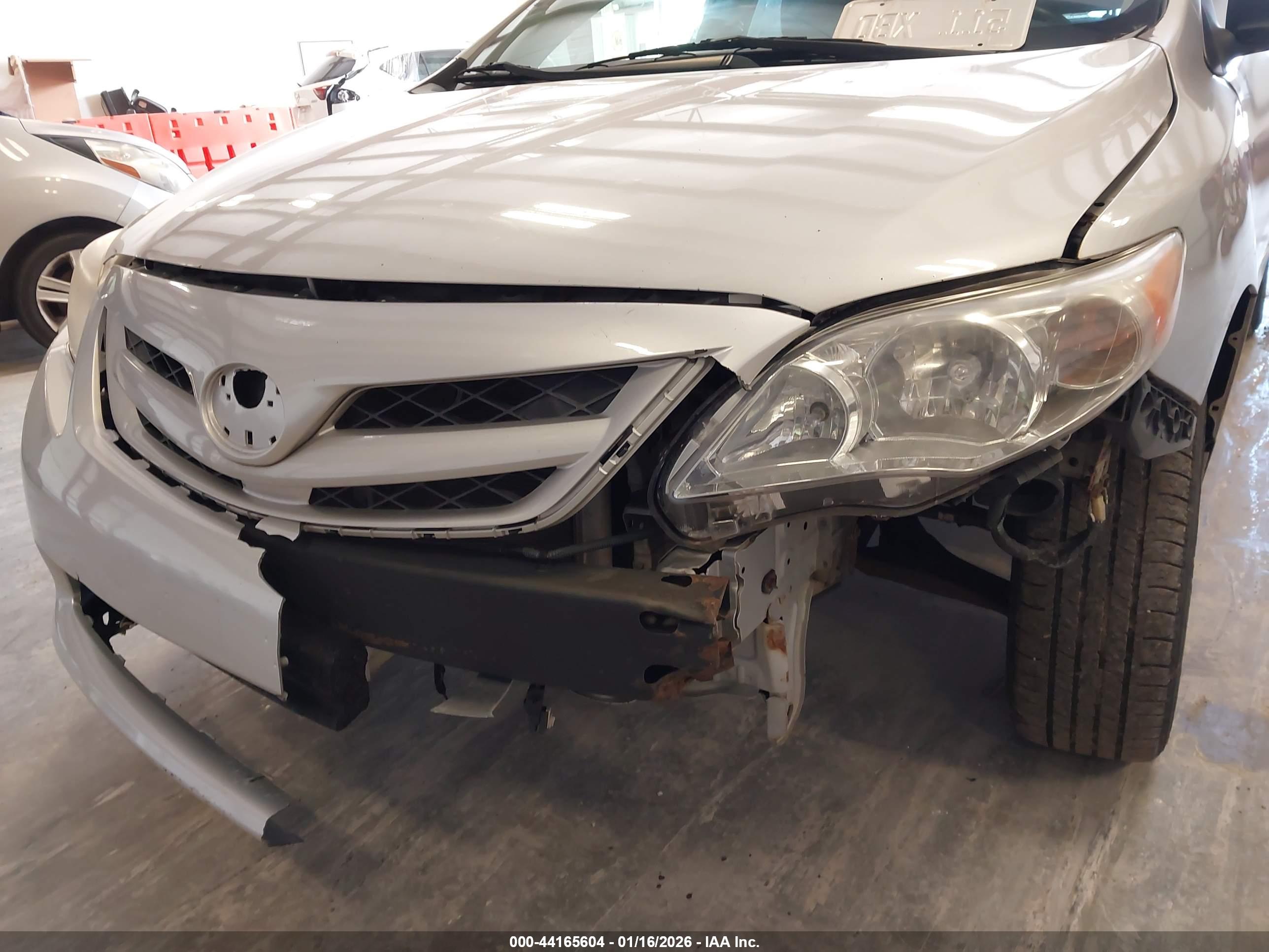 TOYOTA COROLLA image 6