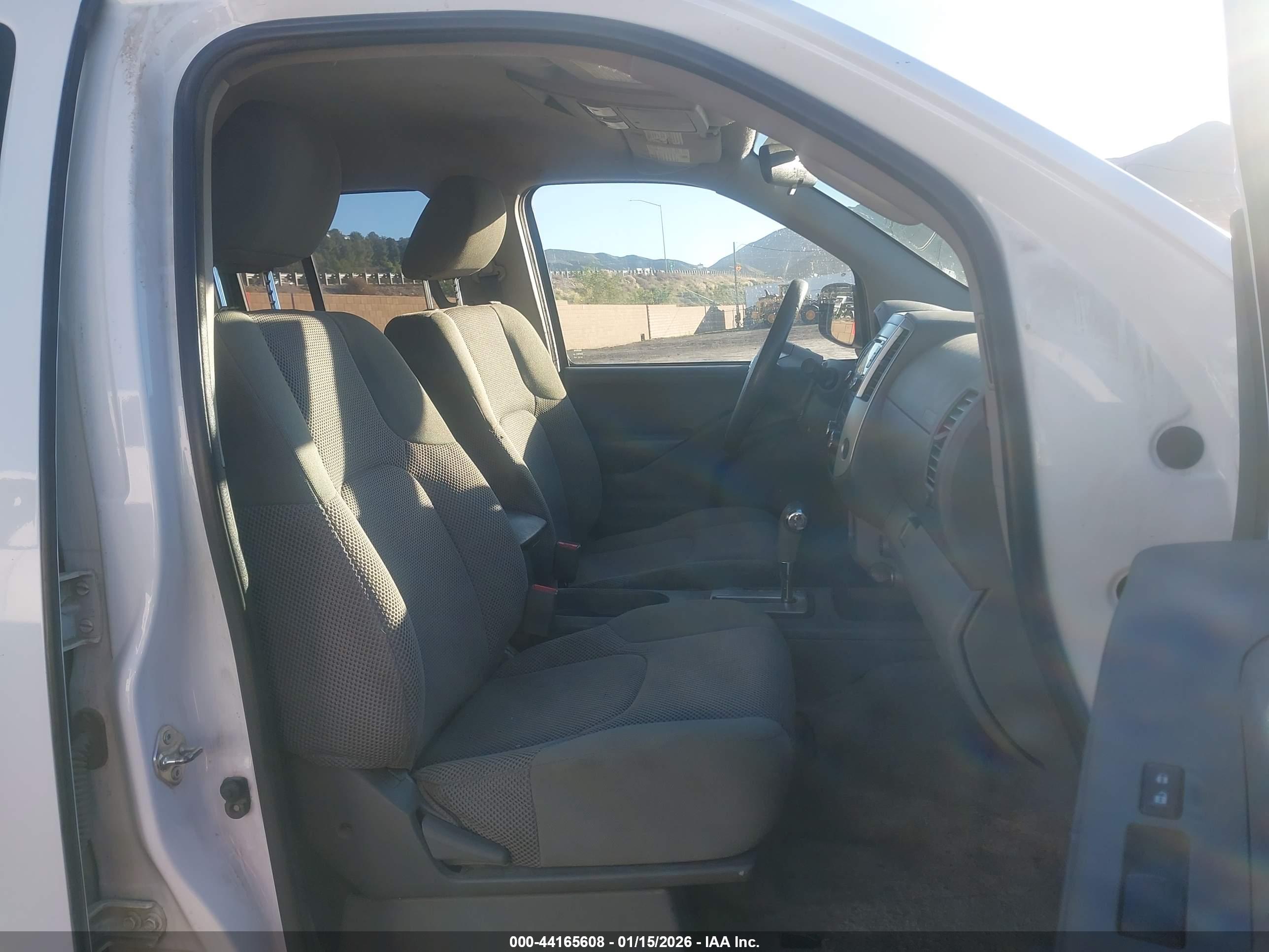 NISSAN FRONTIER image 5