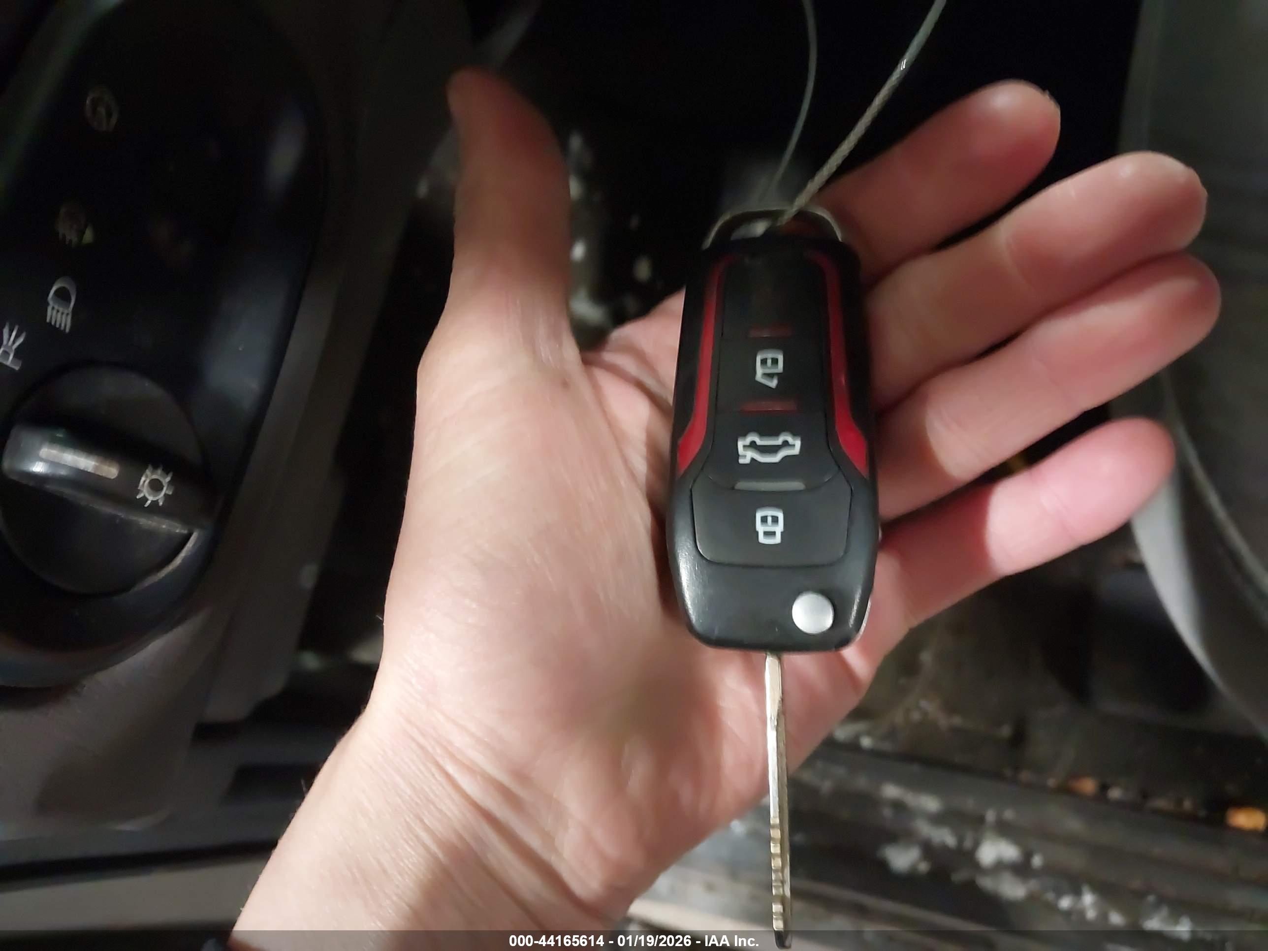 FORD EXPLORER image 11