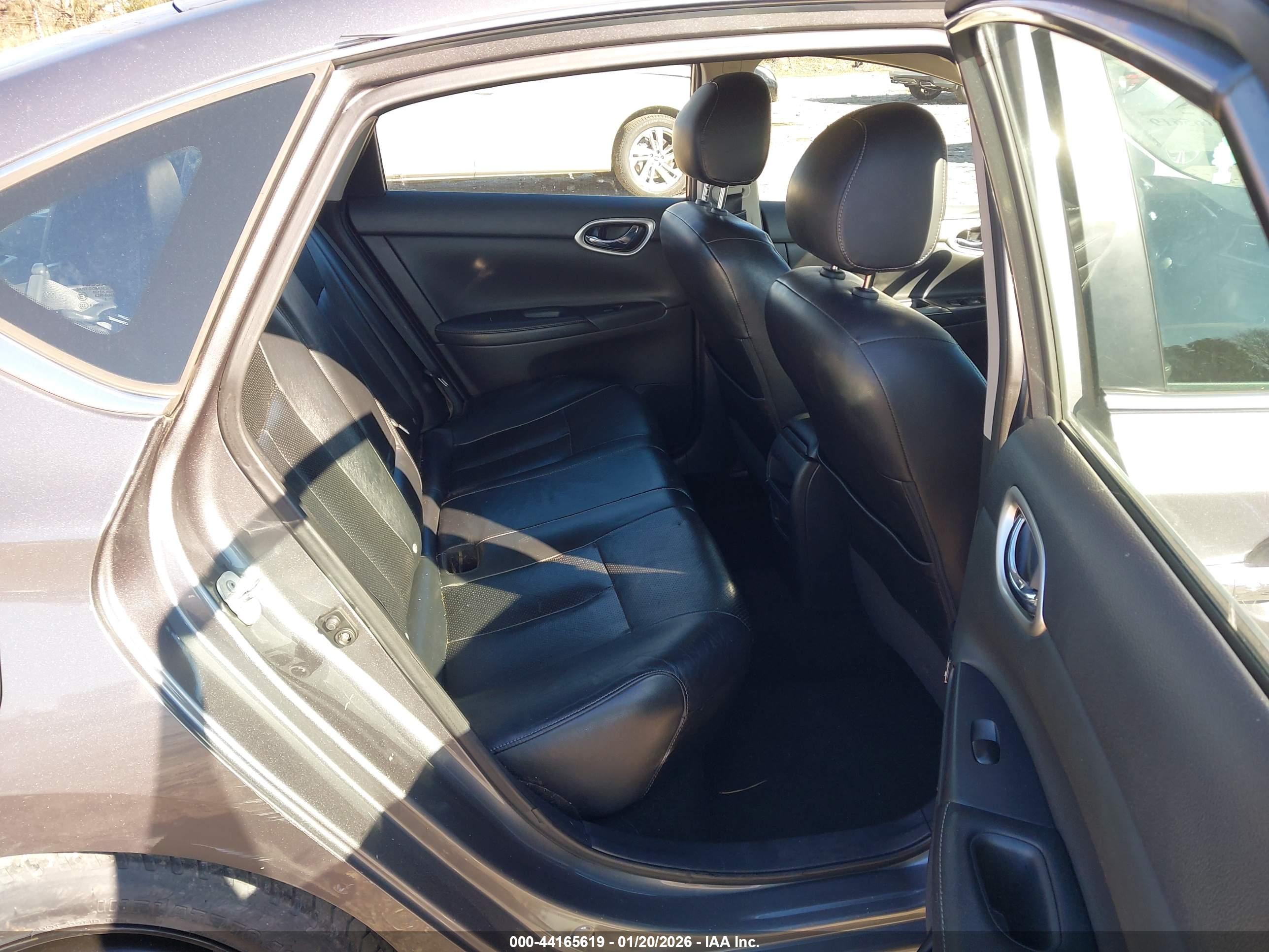 NISSAN SENTRA image 8