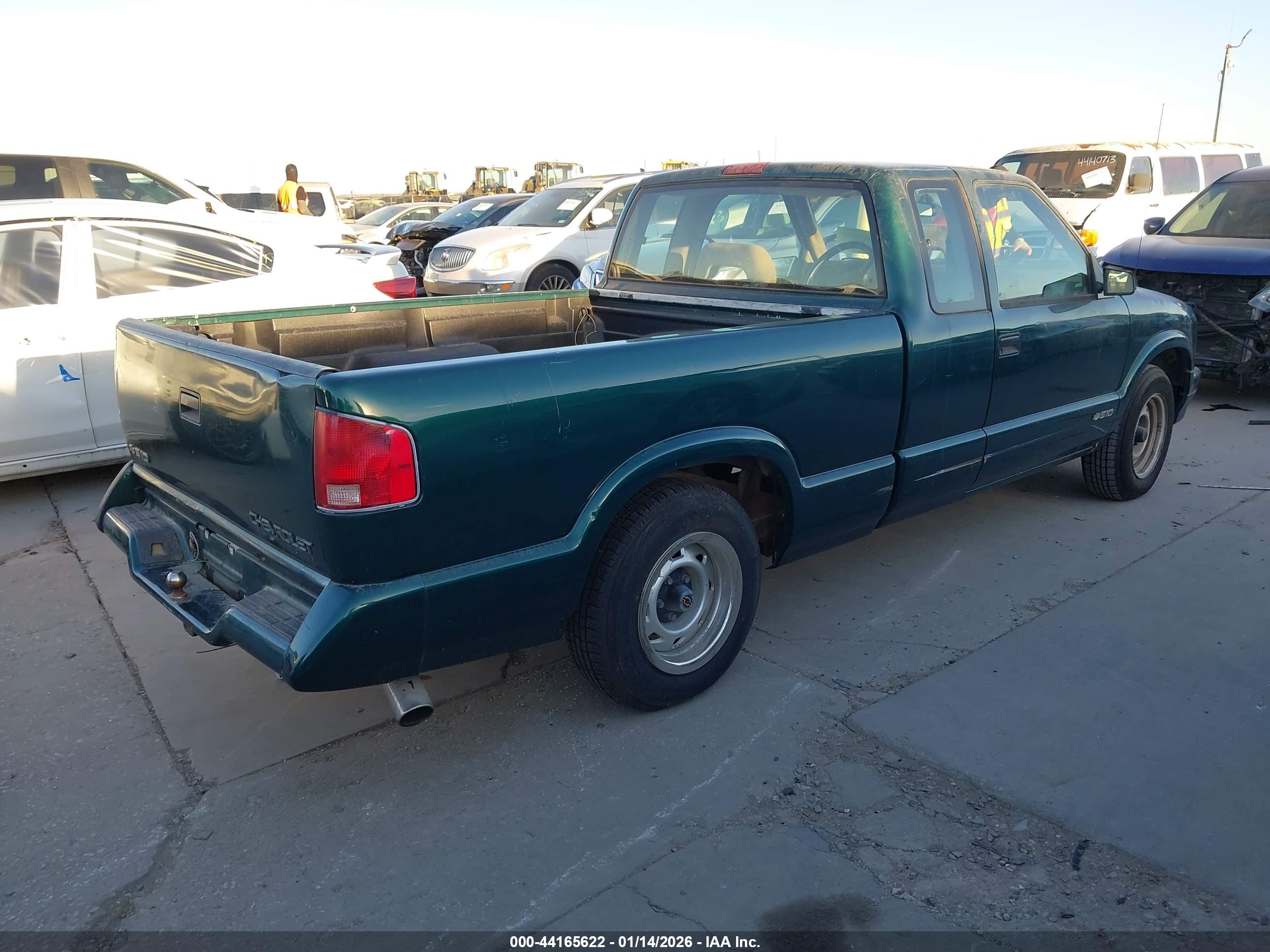 CHEVROLET S image 4