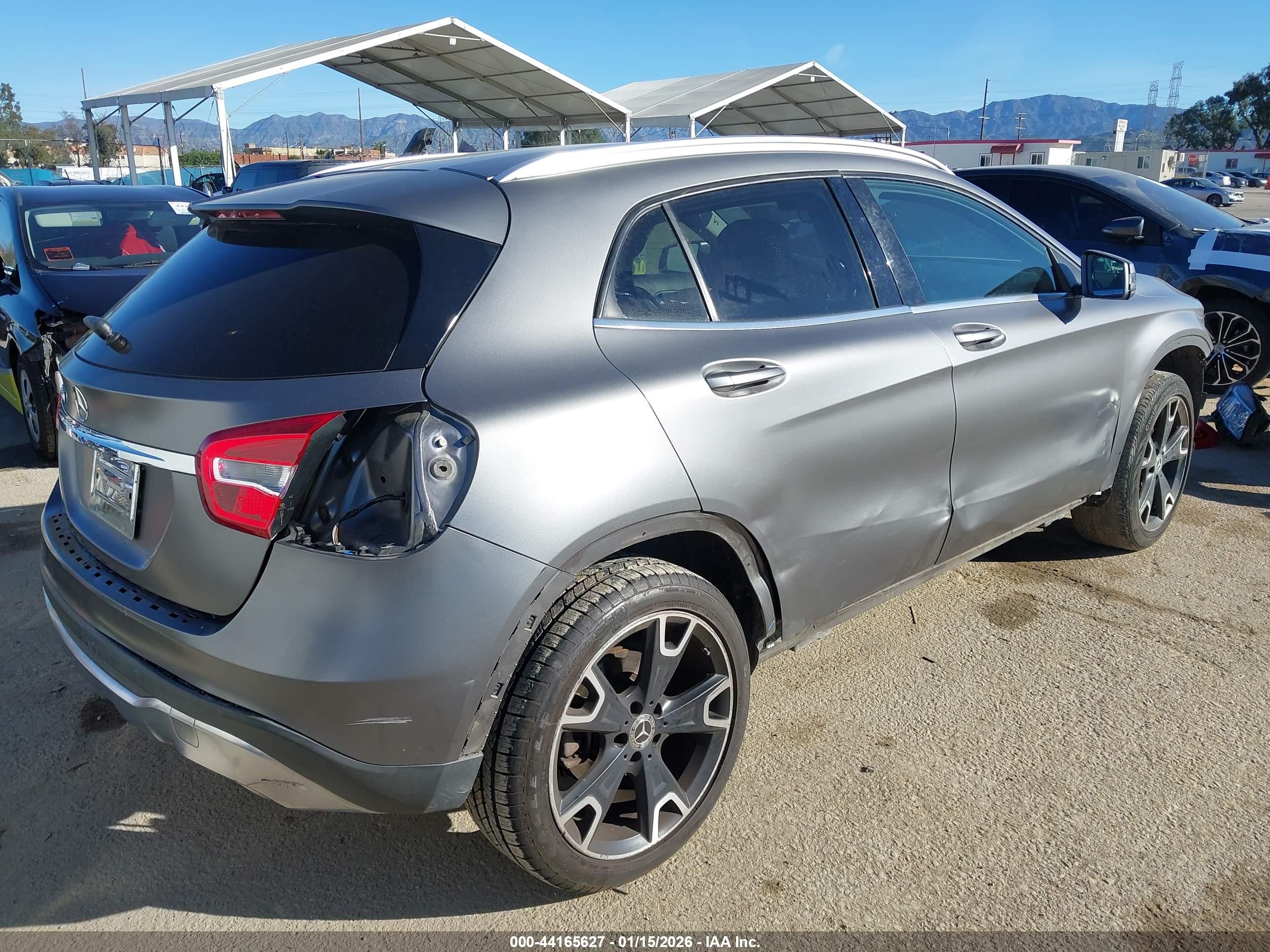 MERCEDES-BENZ GLA image 4