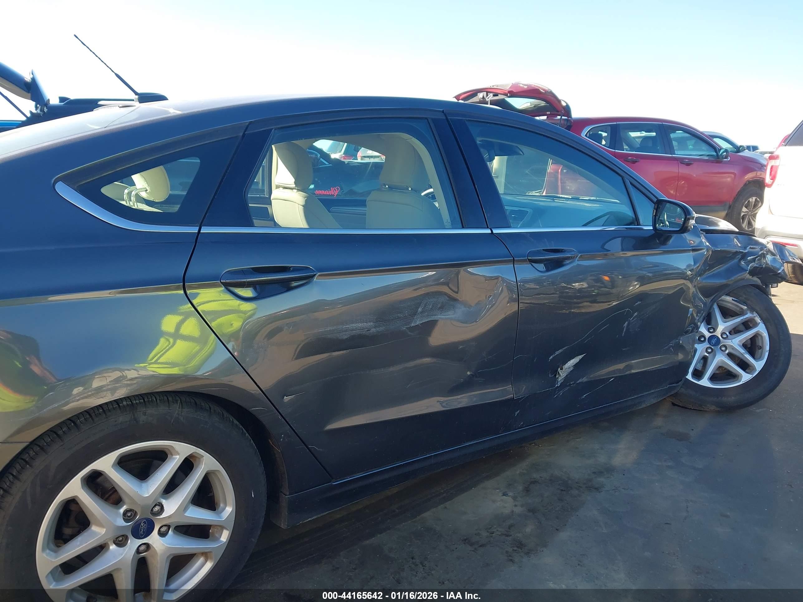 FORD FUSION image 6
