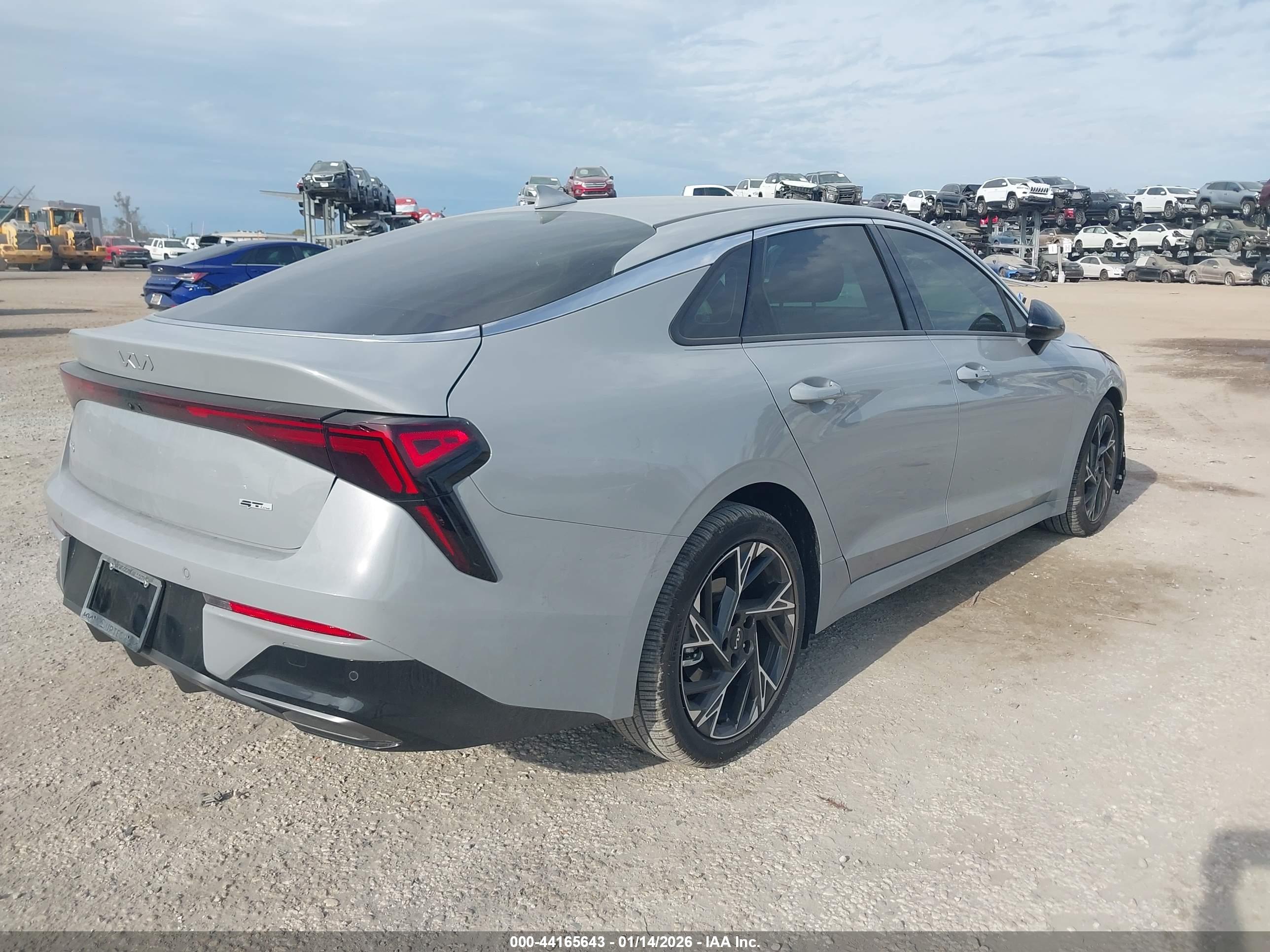 KIA K5 image 4