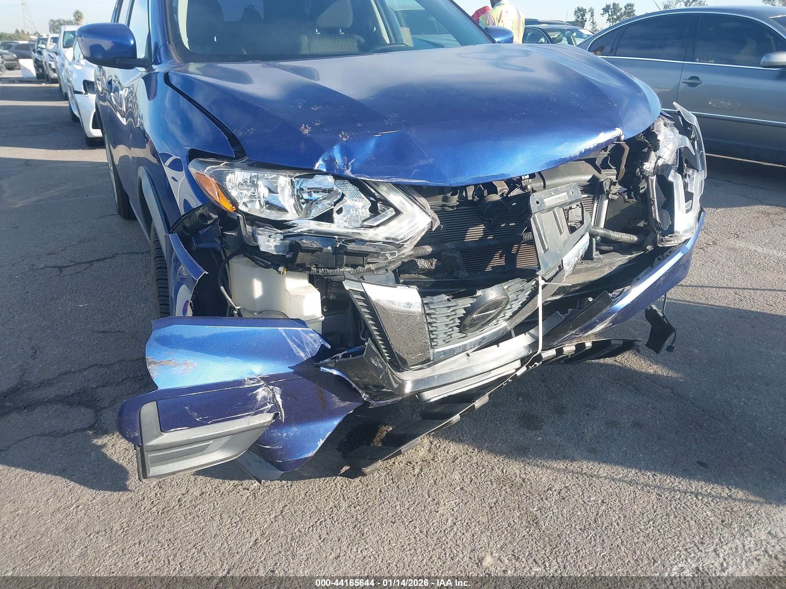 NISSAN ROGUE image 6